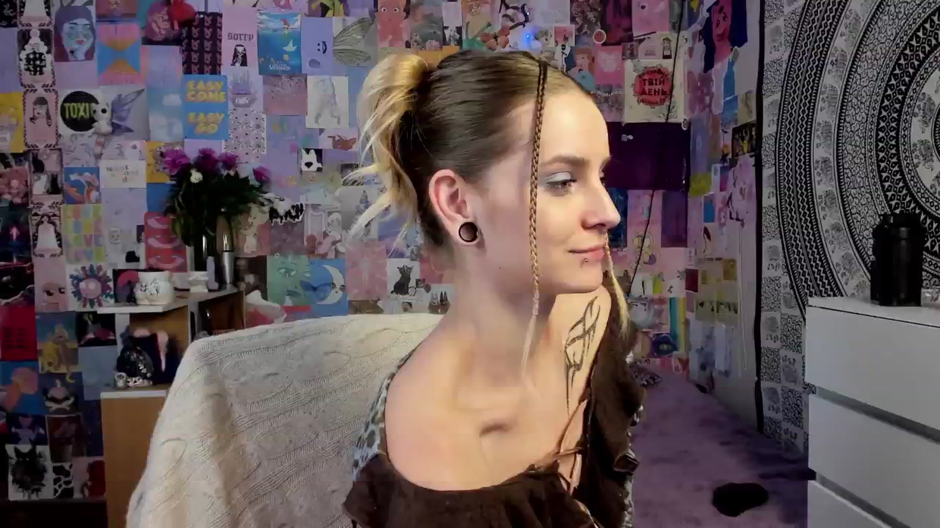 Gallery image thumbnail from Caandy_girl's myfreecams stream on, 06/02/2024, 18:52 image 10 of 20