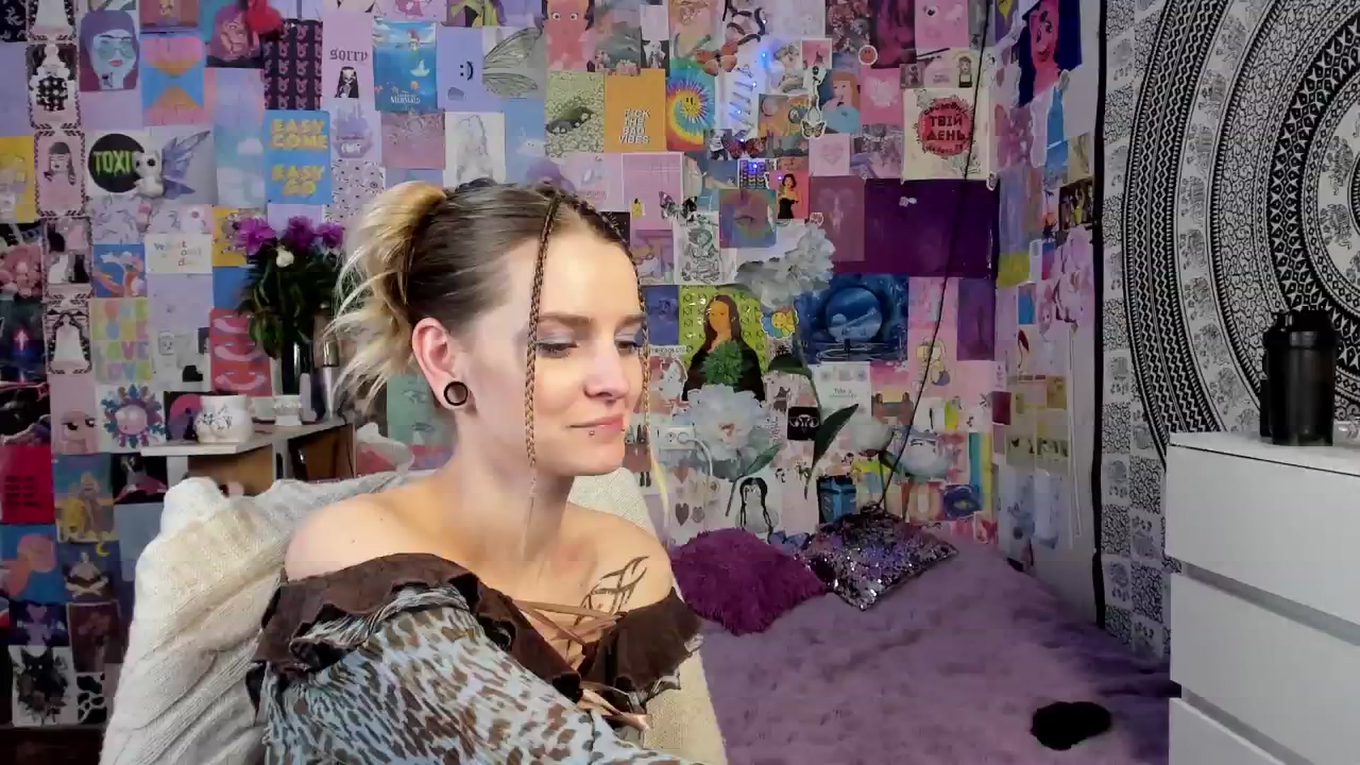 Gallery image thumbnail from Caandy_girl's myfreecams stream on, 06/02/2024, 18:52 image 15 of 20