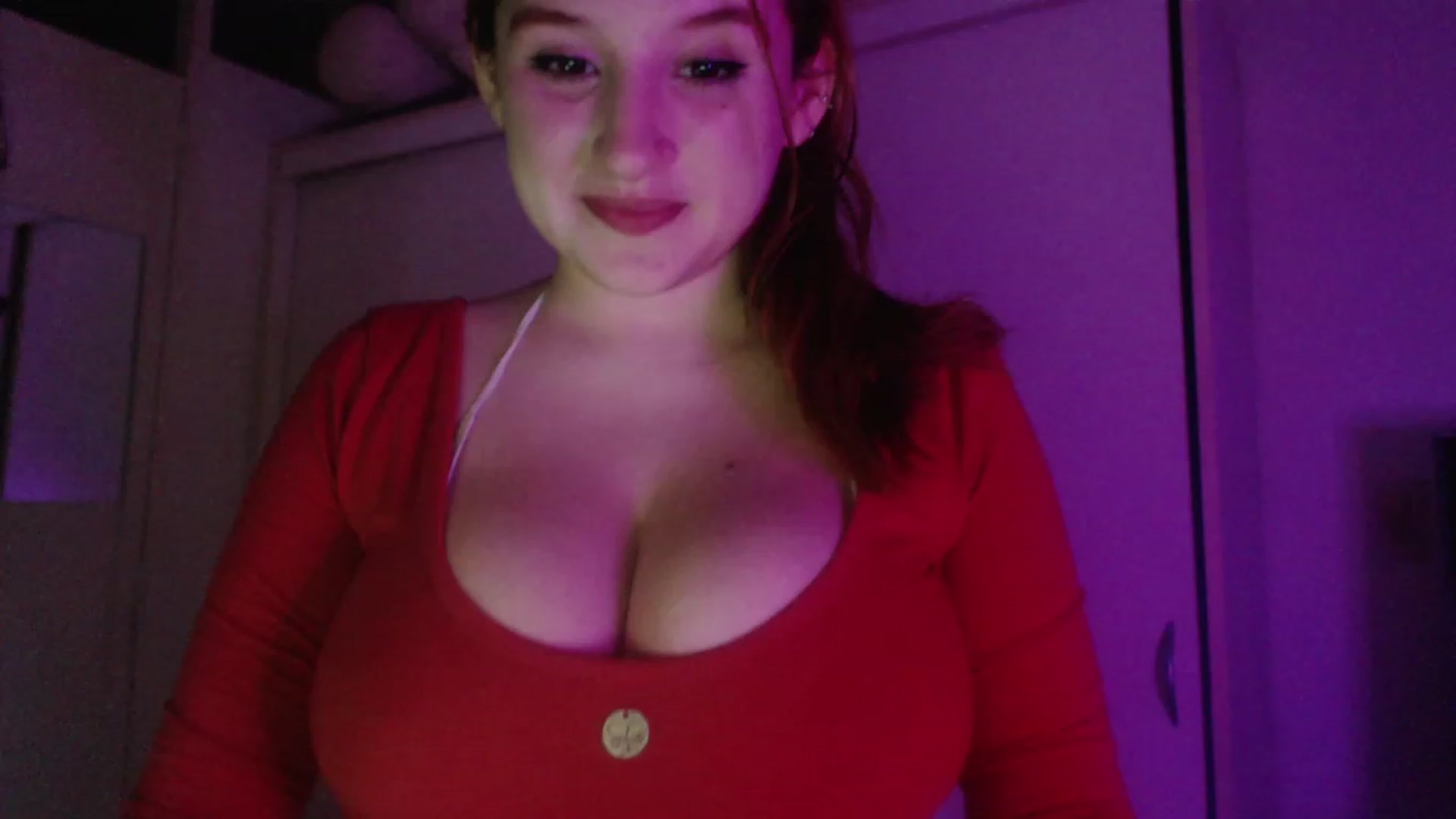 Gallery image thumbnail from Cabaret_Panda's myfreecams stream on, 12/16/2022, 04:38 image 13 of 20