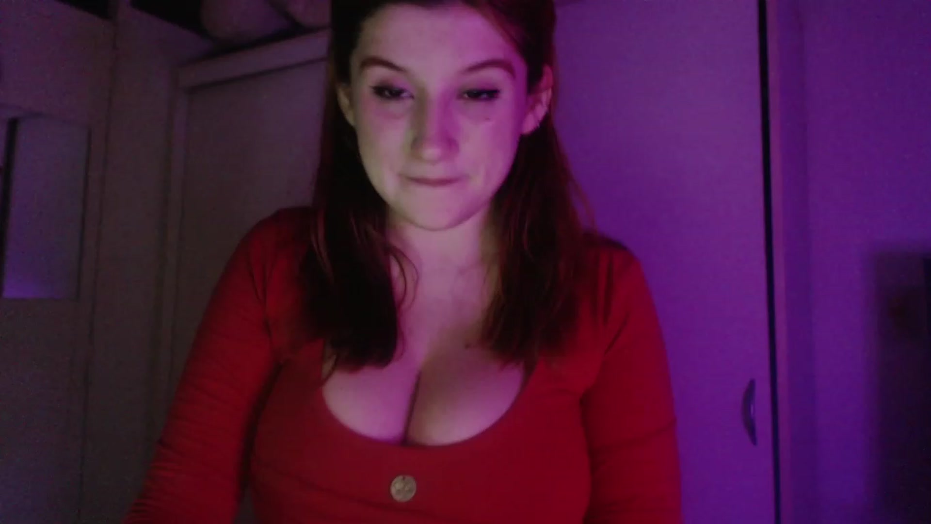 Gallery image thumbnail from Cabaret_Panda's myfreecams stream on, 12/16/2022, 04:38 image 10 of 20