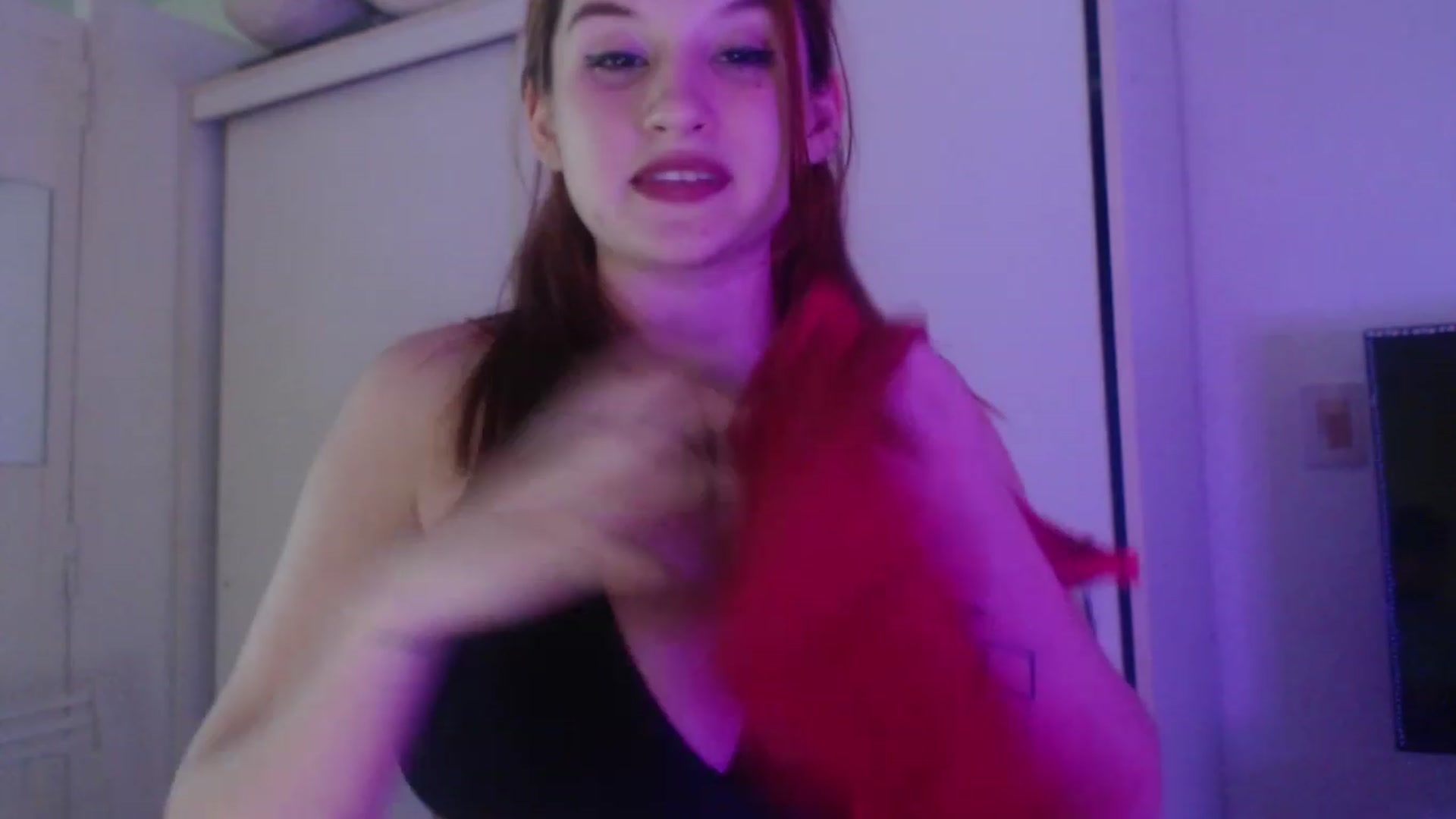 Gallery image thumbnail from Cabaret_Panda's myfreecams stream on, 12/17/2022, 09:01 image 17 of 20