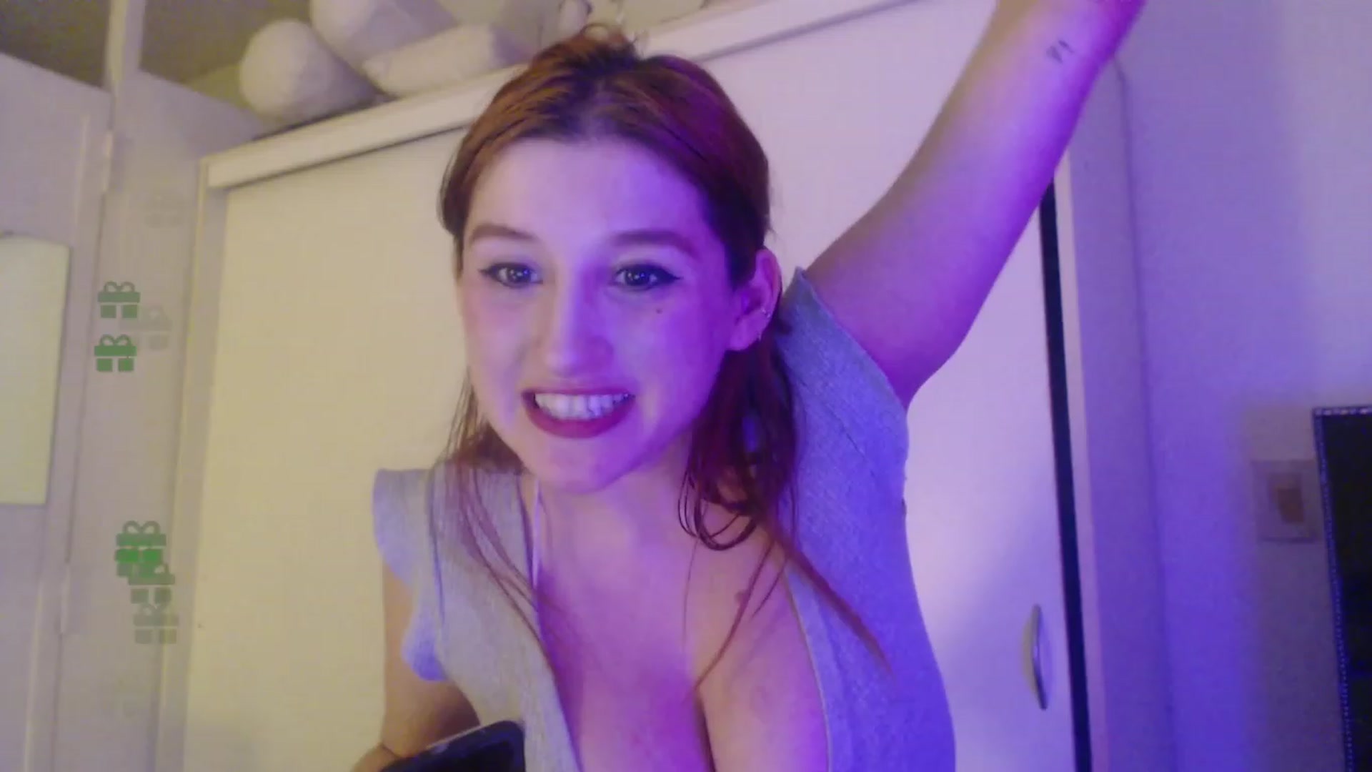 Gallery image thumbnail from Cabaret_Panda's myfreecams stream on, 12/18/2022, 07:38 image 13 of 20