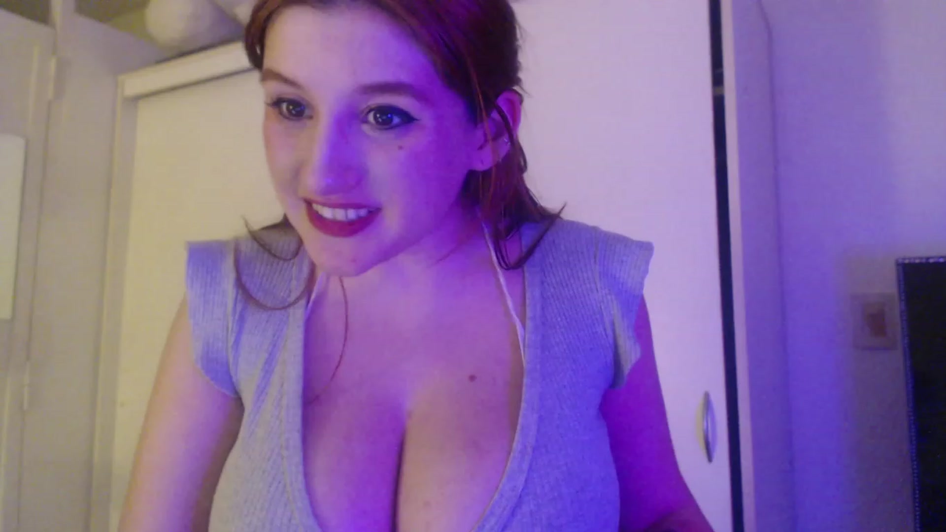 Gallery image thumbnail from Cabaret_Panda's myfreecams stream on, 12/18/2022, 07:38 image 3 of 20