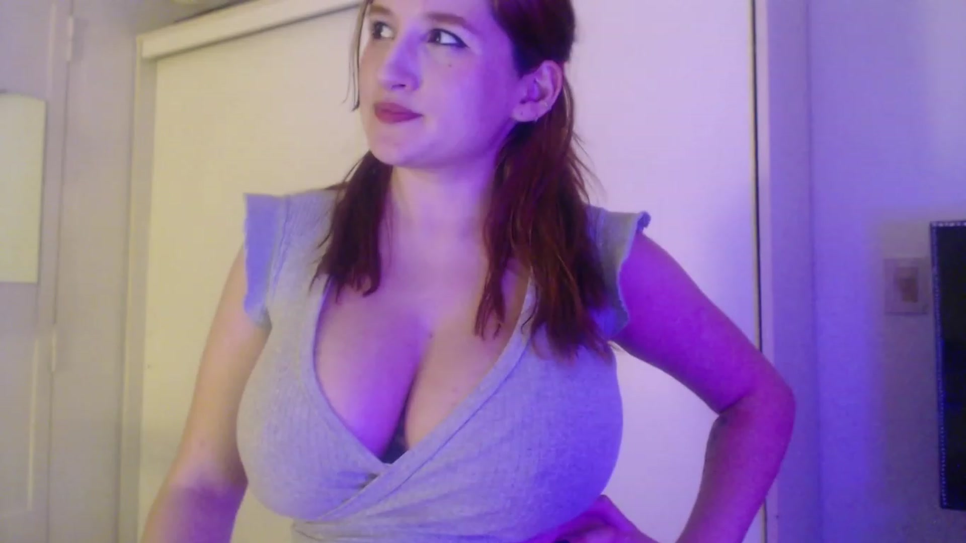Gallery image thumbnail from Cabaret_Panda's myfreecams stream on, 12/18/2022, 08:14 image 9 of 20