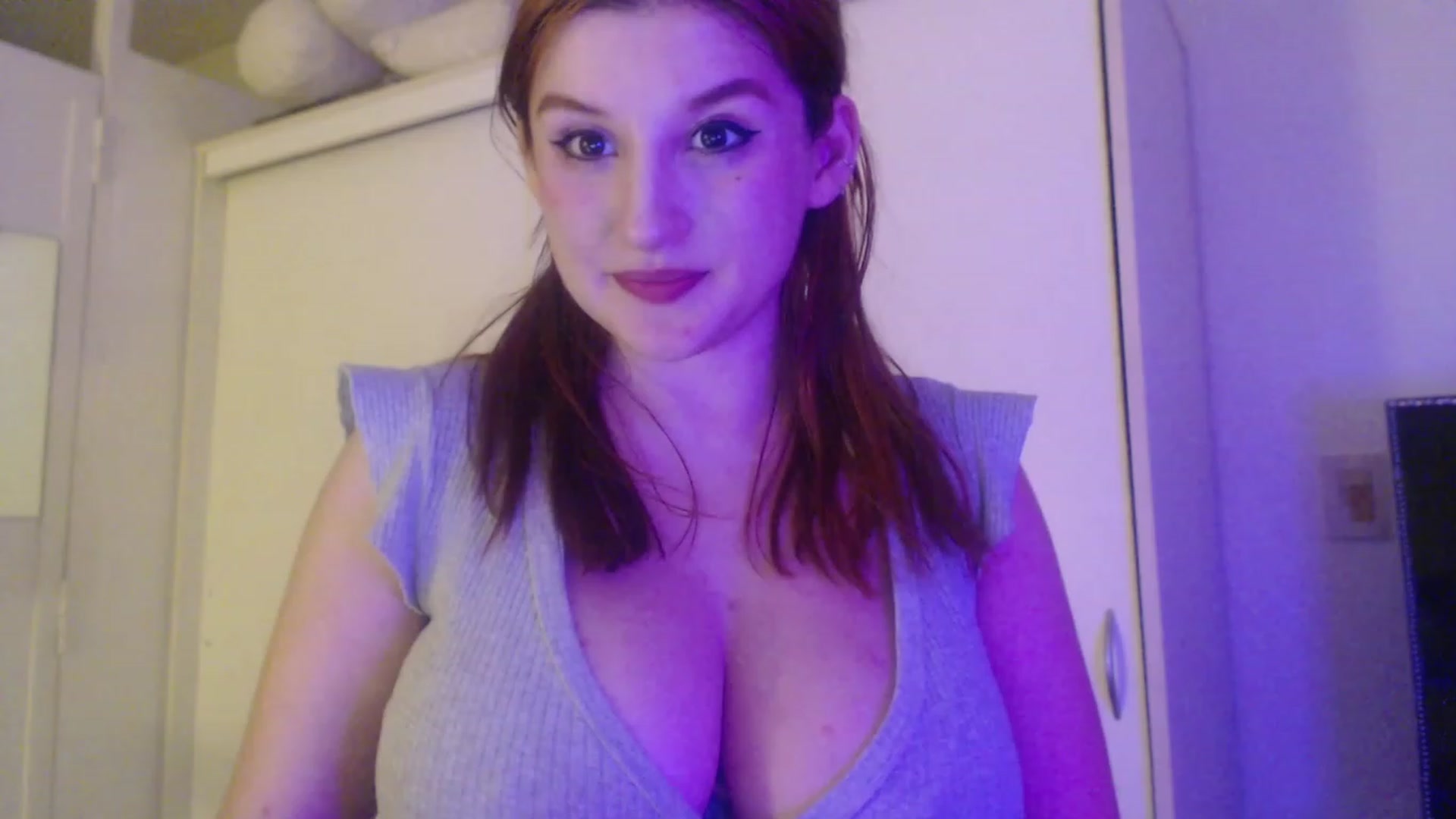 Gallery image thumbnail from Cabaret_Panda's myfreecams stream on, 12/18/2022, 08:14 image 7 of 20