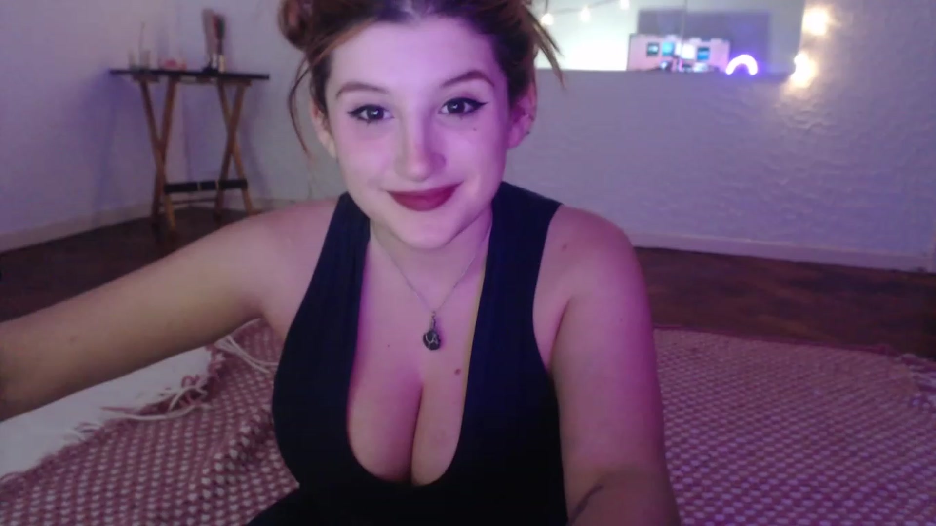 Gallery image thumbnail from Cabaret_Panda's myfreecams stream on, 01/05/2023, 07:51 image 3 of 20