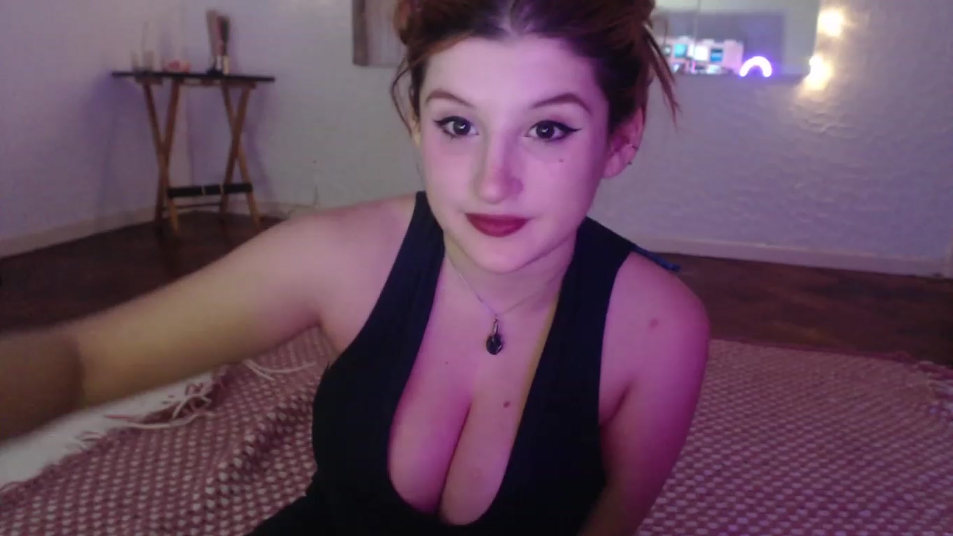 Gallery image thumbnail from Cabaret_Panda's myfreecams stream on, 01/05/2023, 07:51 image 1 of 20