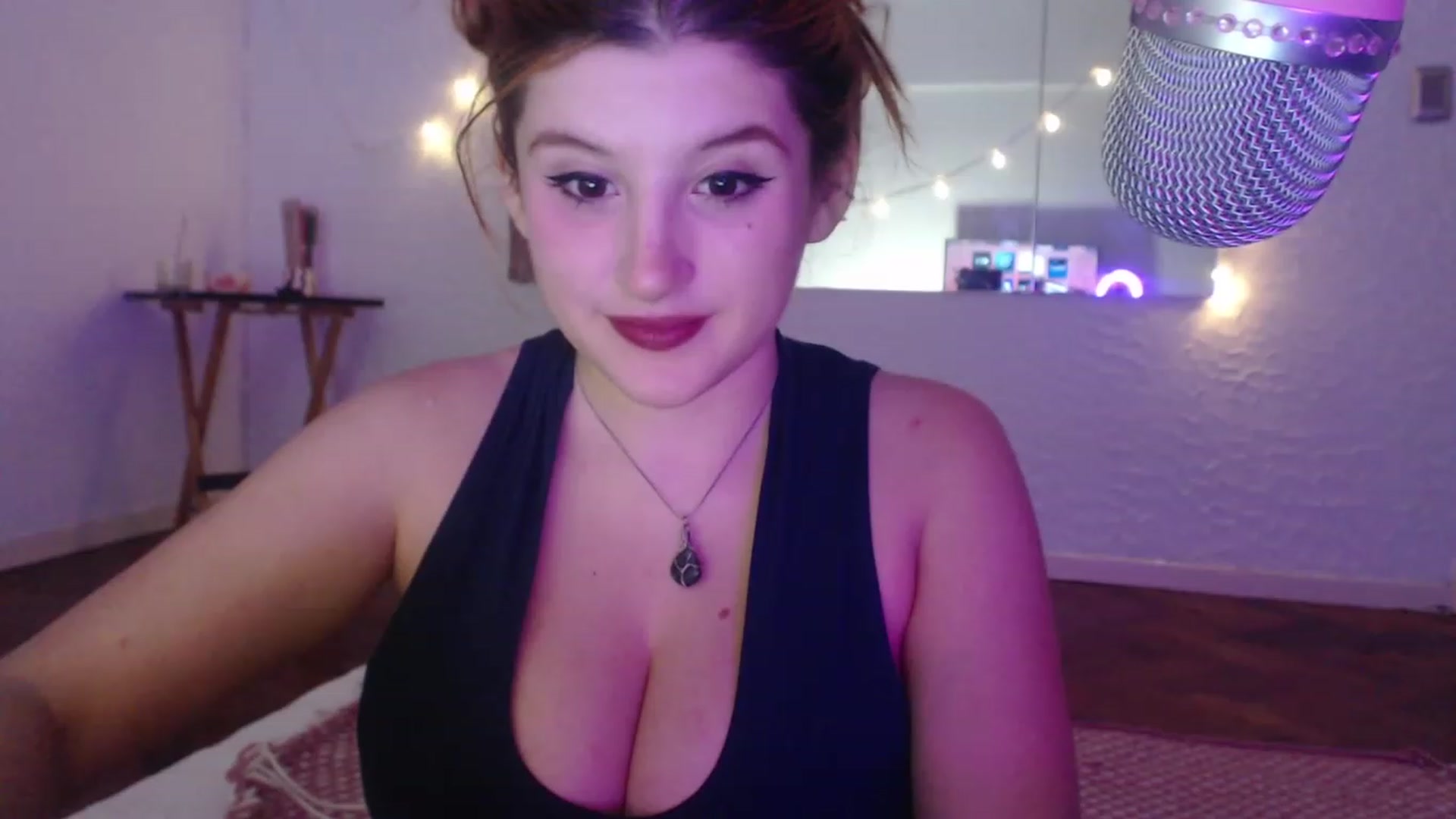 Gallery image thumbnail from Cabaret_Panda's myfreecams stream on, 01/05/2023, 07:51 image 4 of 20