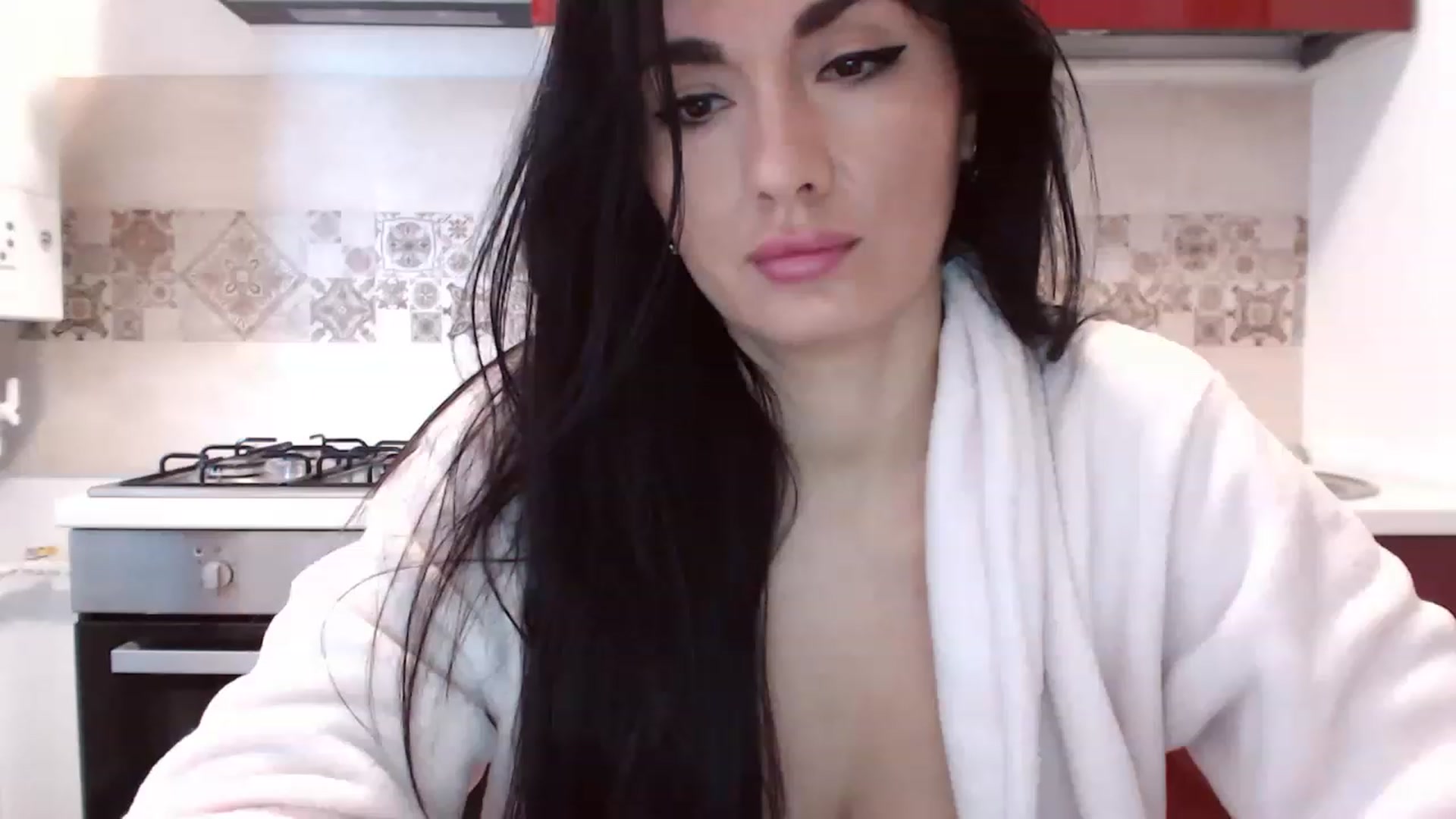 Gallery image thumbnail from CaffeeLatte's myfreecams stream on, 11/17/2022, 09:58 image 13 of 20