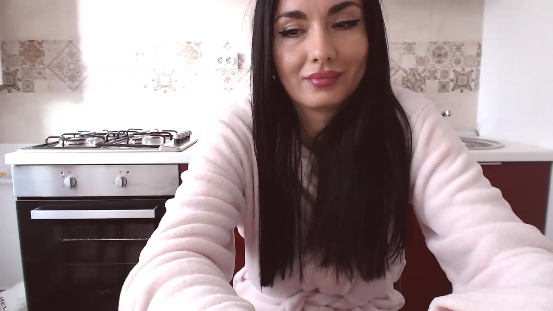 Gallery image thumbnail from CaffeeLatte's myfreecams stream on, 11/19/2022, 09:01 image 20 of 20