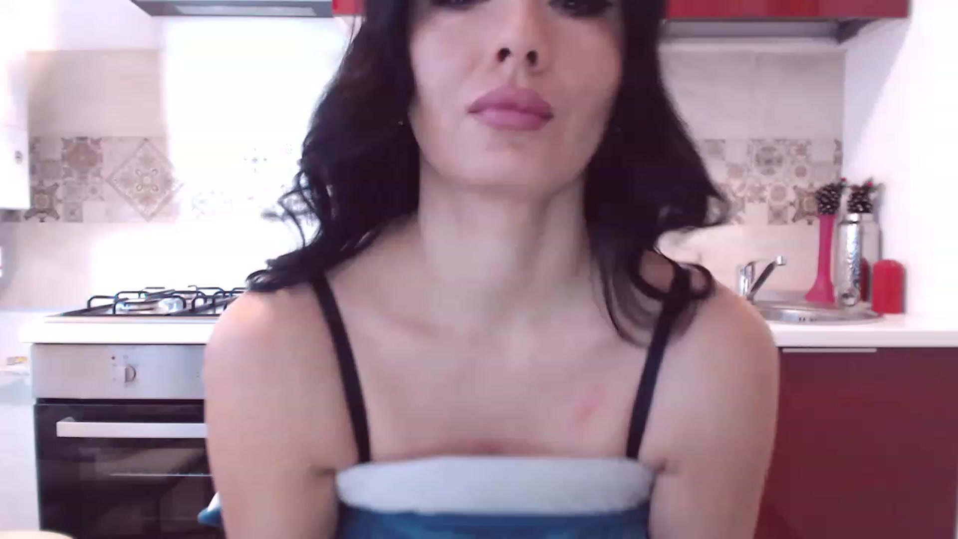 Gallery image thumbnail from CaffeeLatte's myfreecams stream on, 12/12/2022, 07:56 image 16 of 20