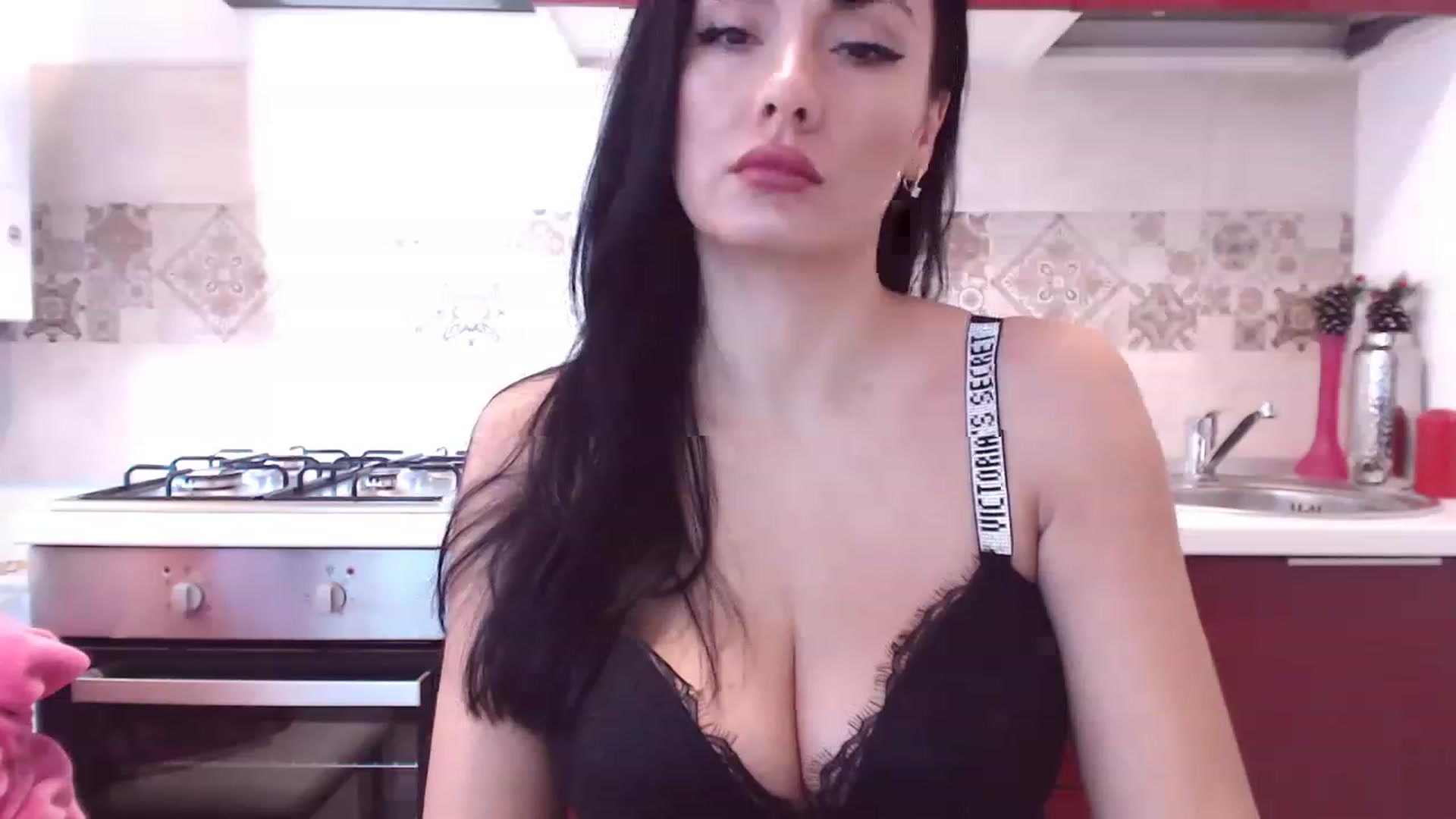 Gallery image thumbnail from CaffeeLatte's myfreecams stream on, 12/20/2022, 08:28 image 16 of 20