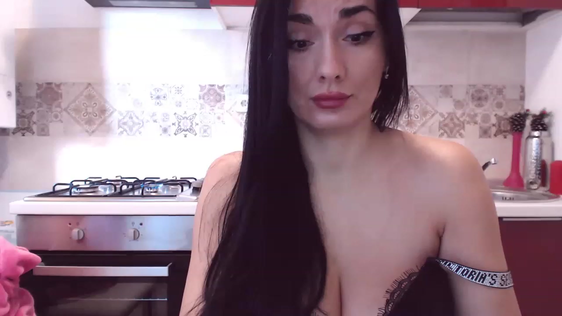Gallery image thumbnail from CaffeeLatte's myfreecams stream on, 12/20/2022, 08:28 image 5 of 20