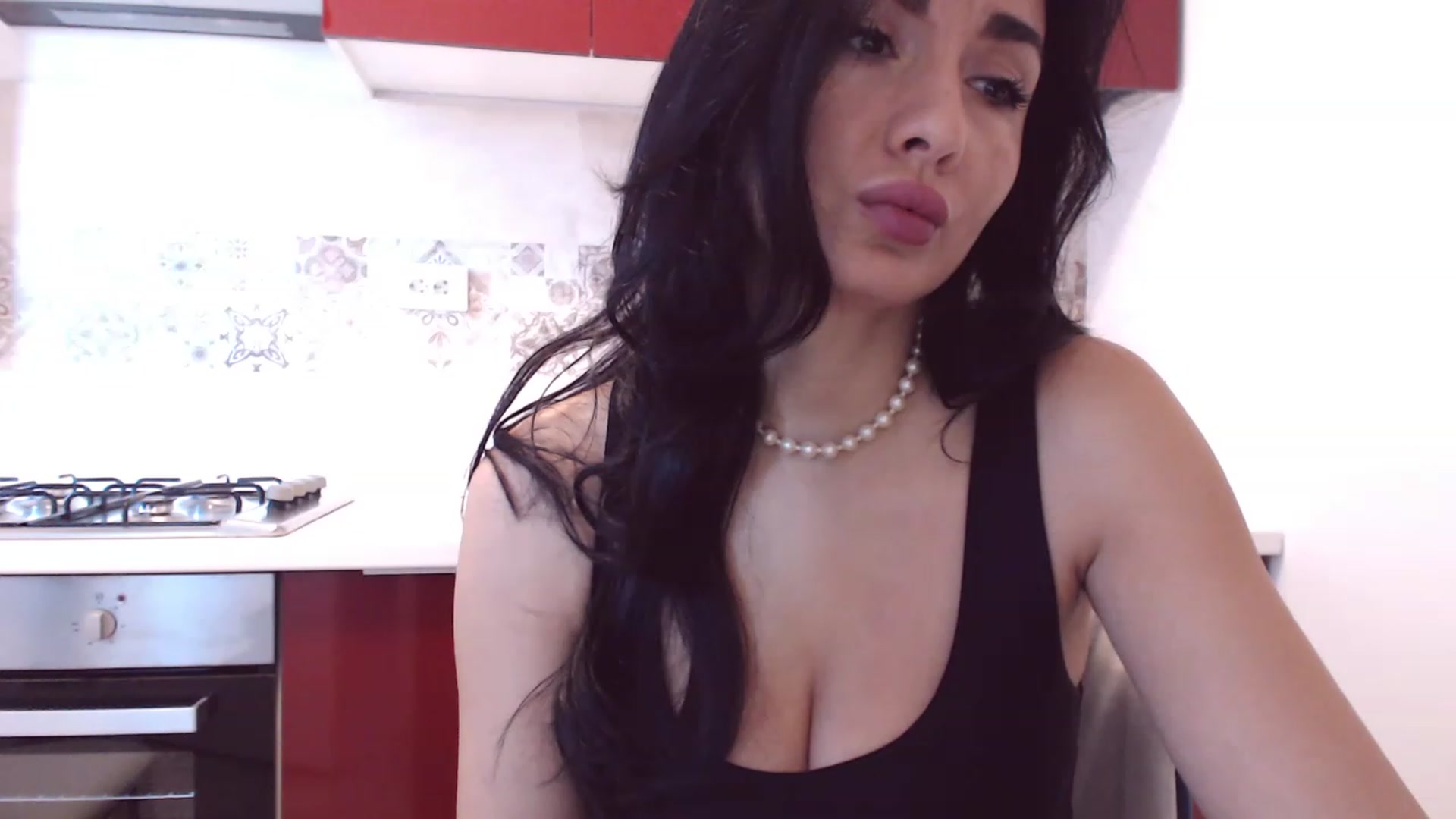 Gallery image thumbnail from CaffeeLatte's myfreecams stream on, 01/03/2023, 09:20 image 4 of 20