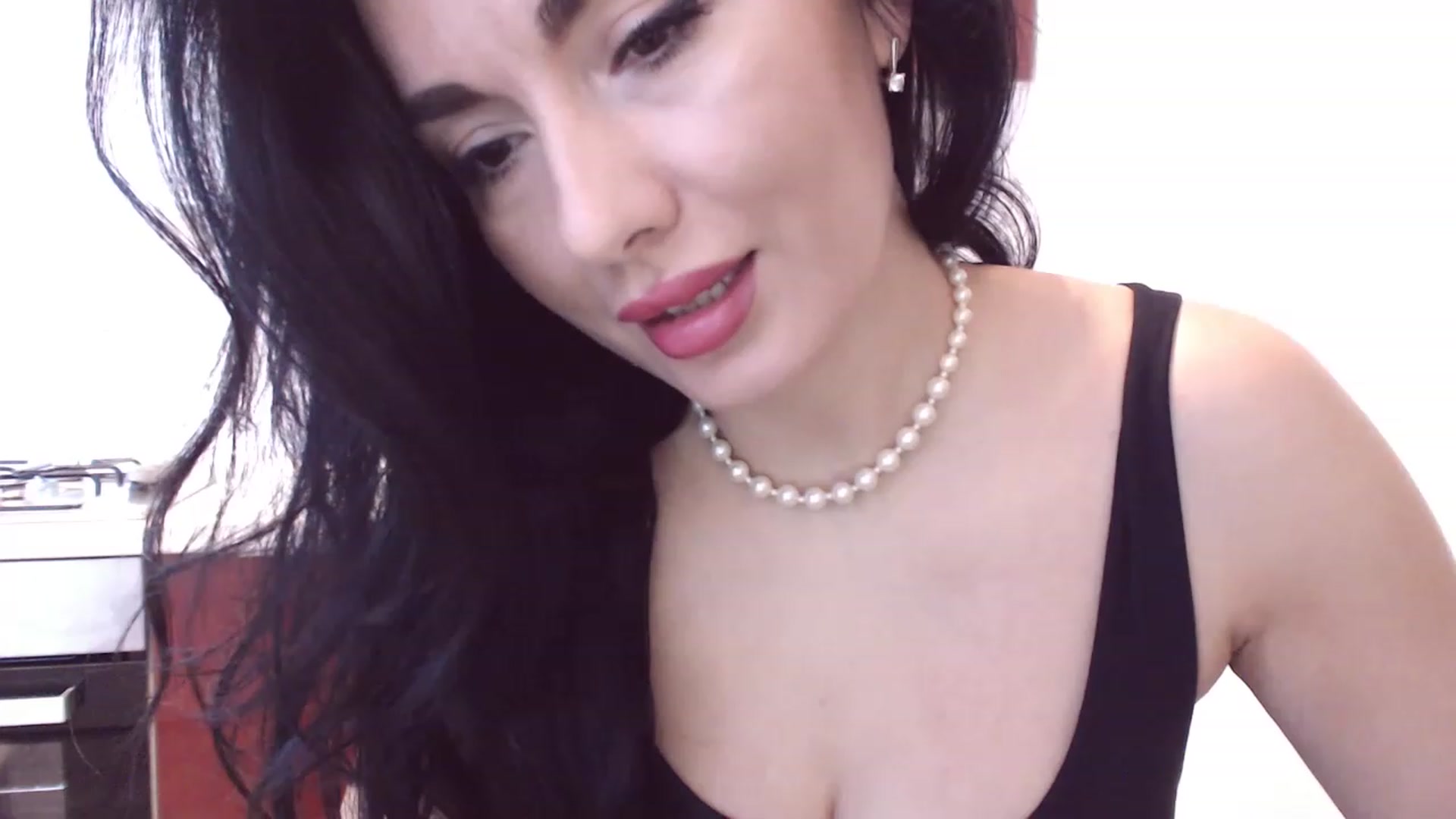 Gallery image thumbnail from CaffeeLatte's myfreecams stream on, 01/03/2023, 09:20 image 12 of 20