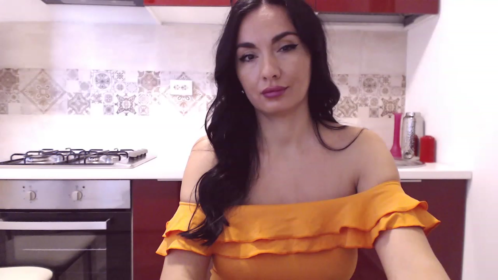 Gallery image thumbnail from CaffeeLatte's myfreecams stream on, 01/05/2023, 07:58 image 16 of 20