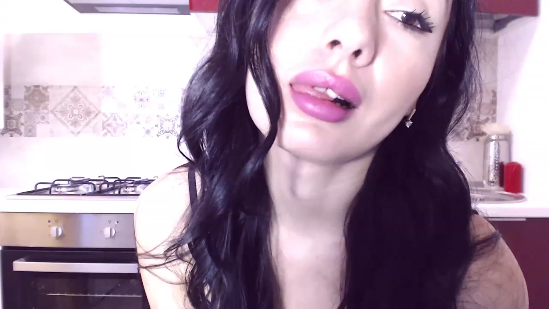 Gallery image thumbnail from CaffeeLatte's myfreecams stream on, 02/20/2023, 08:02 image 12 of 20