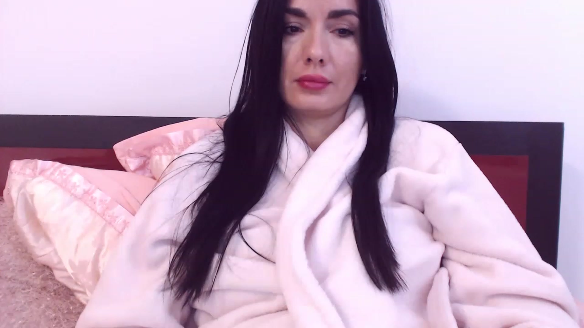 Gallery image thumbnail from CaffeeLatte's myfreecams stream on, 03/12/2023, 08:38 image 19 of 20