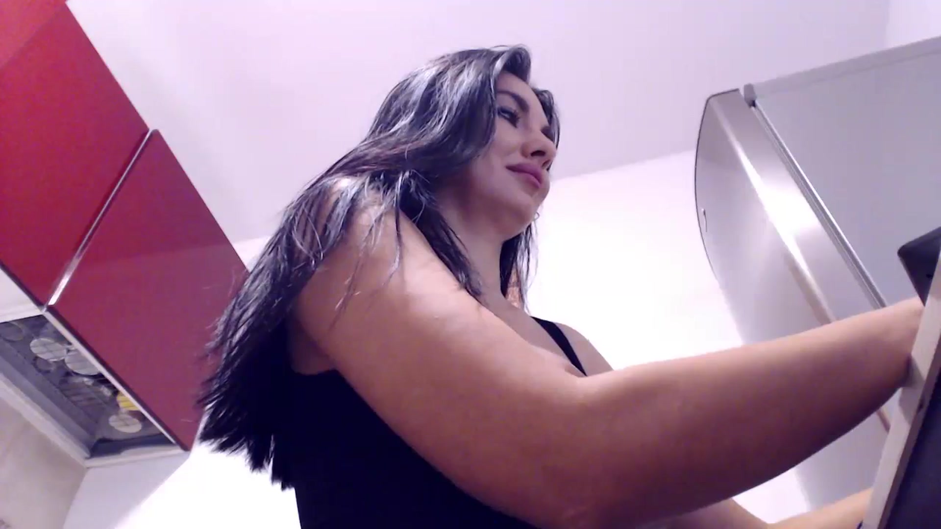 Gallery image thumbnail from CaffeeLatte's myfreecams stream on, 12/10/2023, 08:19 image 4 of 20