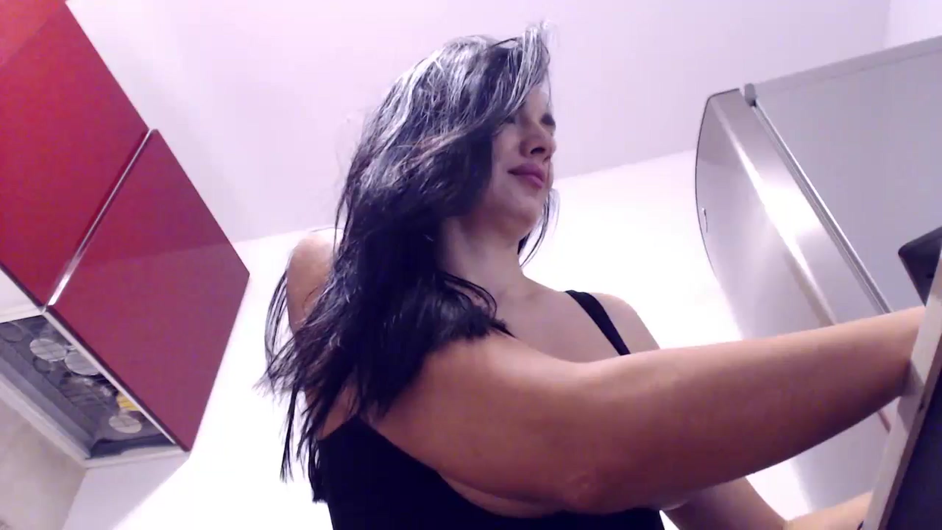 Gallery image thumbnail from CaffeeLatte's myfreecams stream on, 12/10/2023, 08:19 image 2 of 20