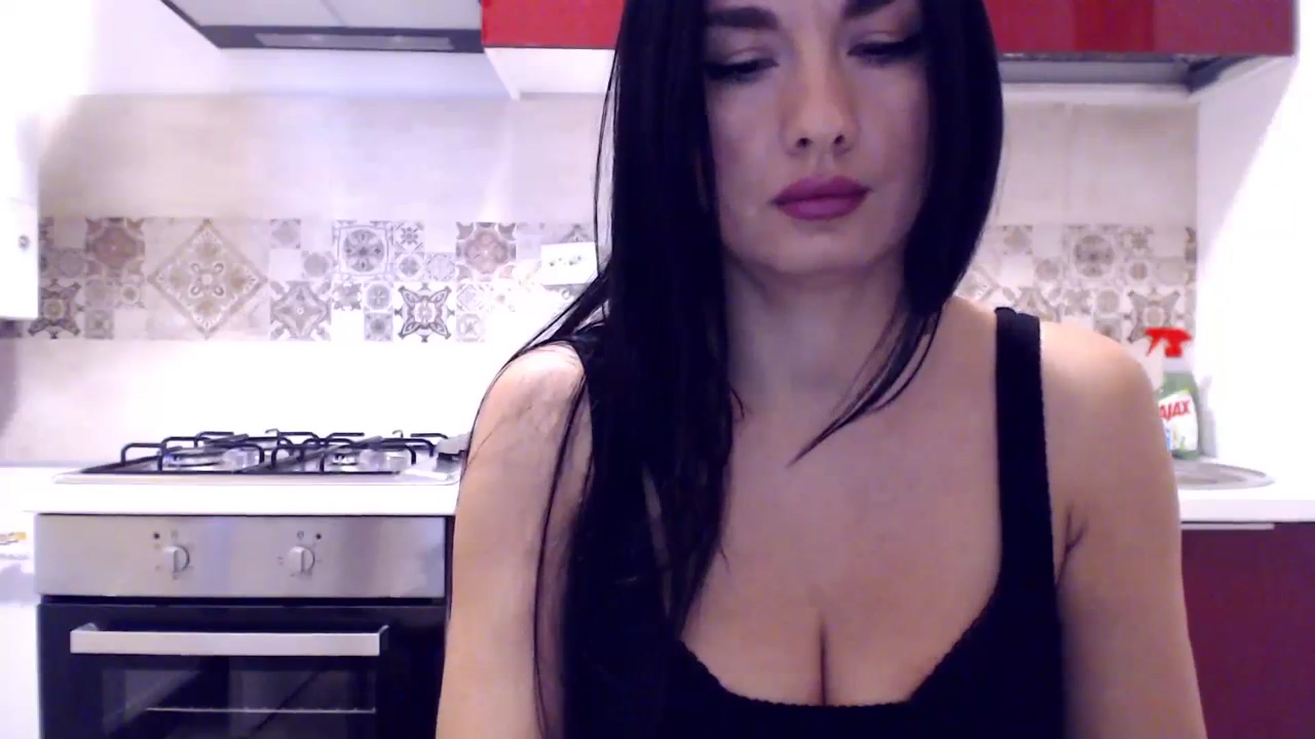 Gallery image thumbnail from CaffeeLatte's myfreecams stream on, 12/15/2023, 07:46 image 14 of 20