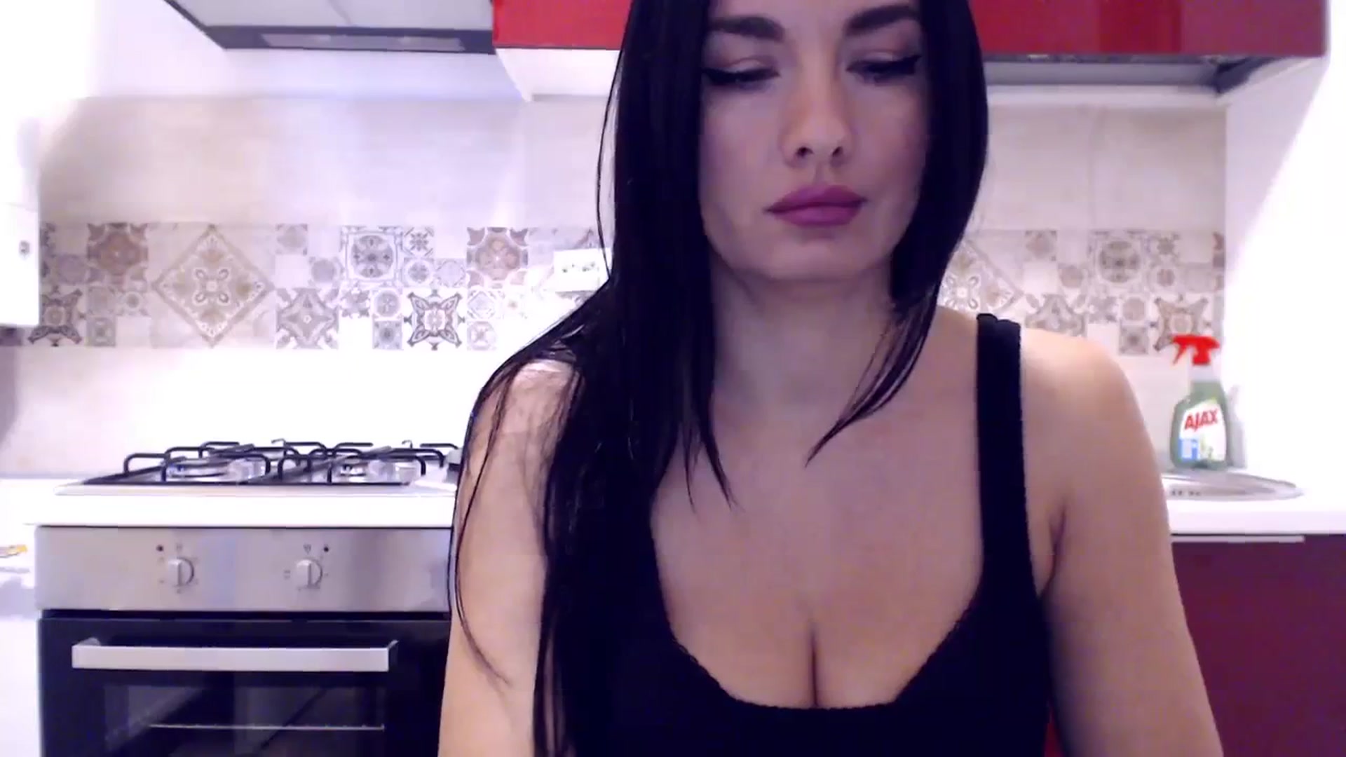 Gallery image thumbnail from CaffeeLatte's myfreecams stream on, 12/15/2023, 07:46 image 13 of 20