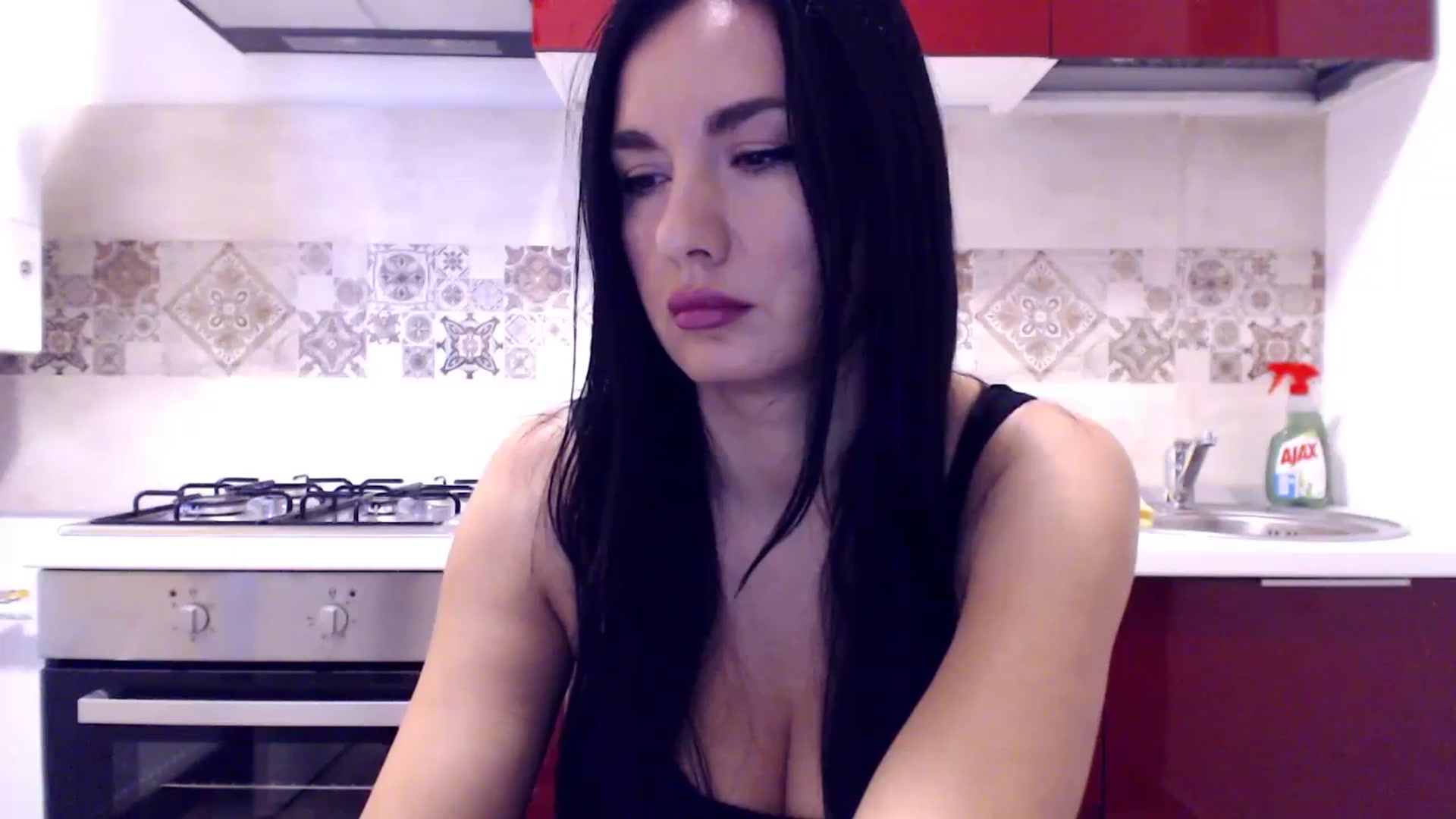 Gallery image thumbnail from CaffeeLatte's myfreecams stream on, 12/15/2023, 07:46 image 11 of 20