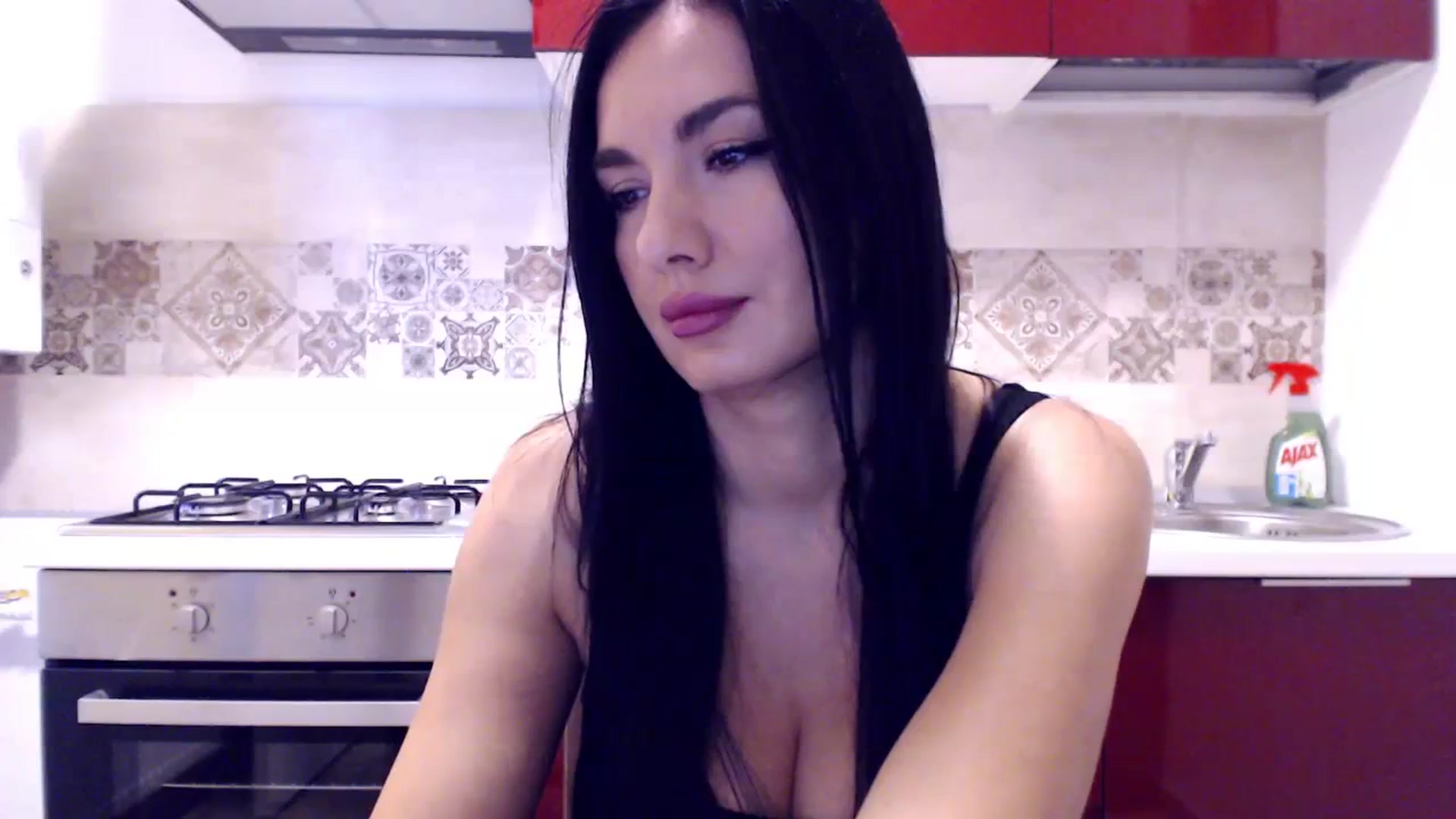 Gallery image thumbnail from CaffeeLatte's myfreecams stream on, 12/15/2023, 07:46 image 10 of 20