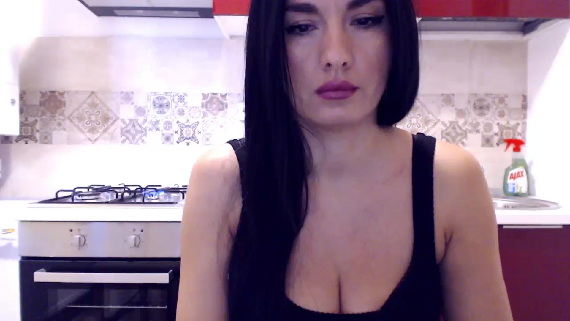 Gallery image thumbnail from CaffeeLatte's myfreecams stream on, 12/15/2023, 07:46 image 20 of 20