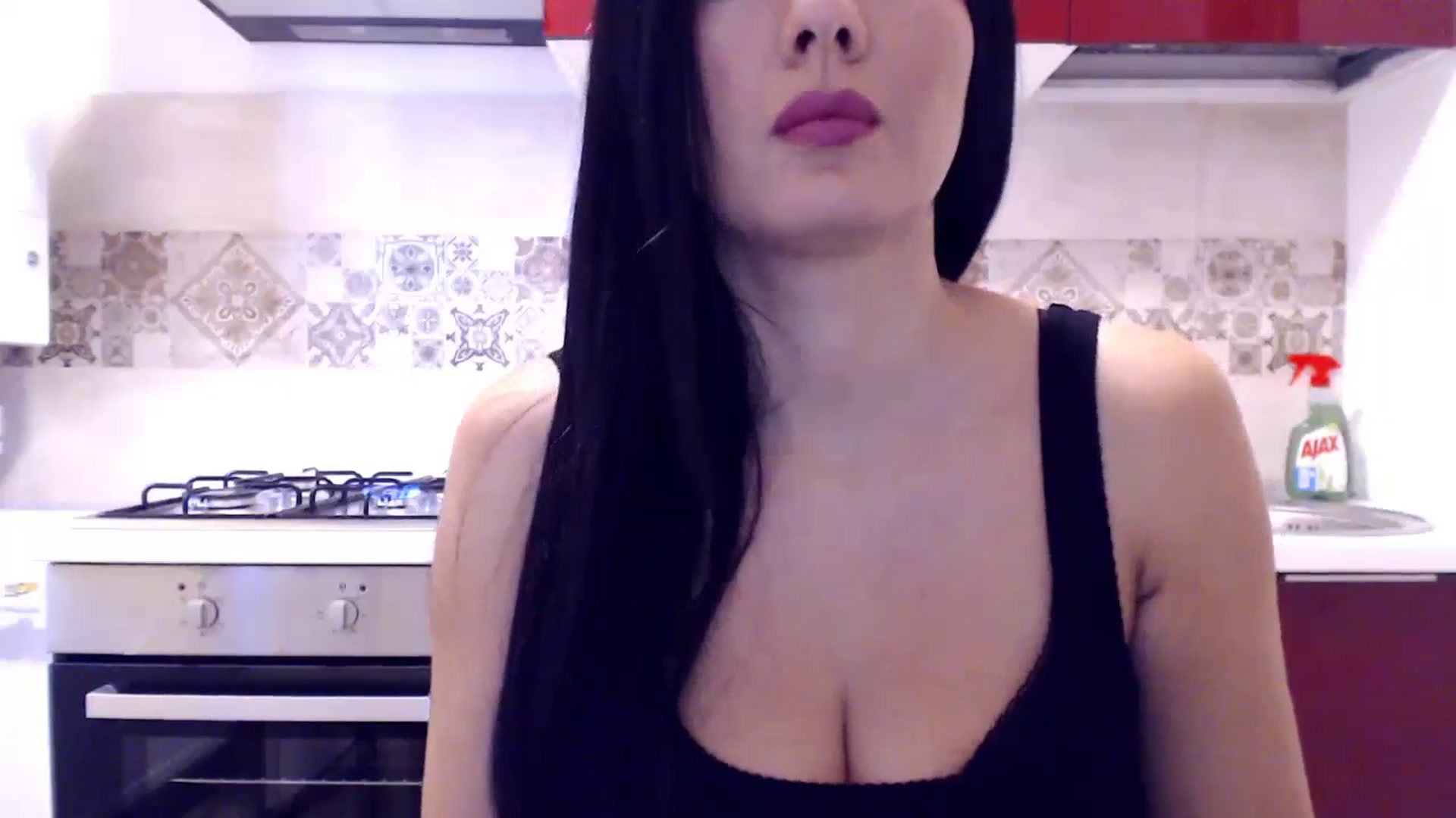 Gallery image thumbnail from CaffeeLatte's myfreecams stream on, 12/15/2023, 07:46 image 19 of 20