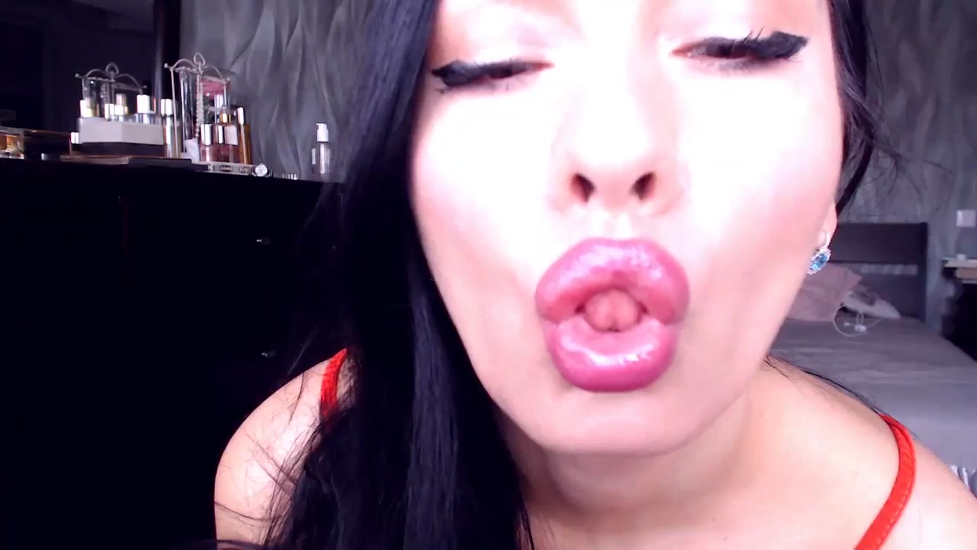 Gallery image thumbnail from CaffeeLatte's myfreecams stream on, 02/11/2024, 07:32 image 5 of 20