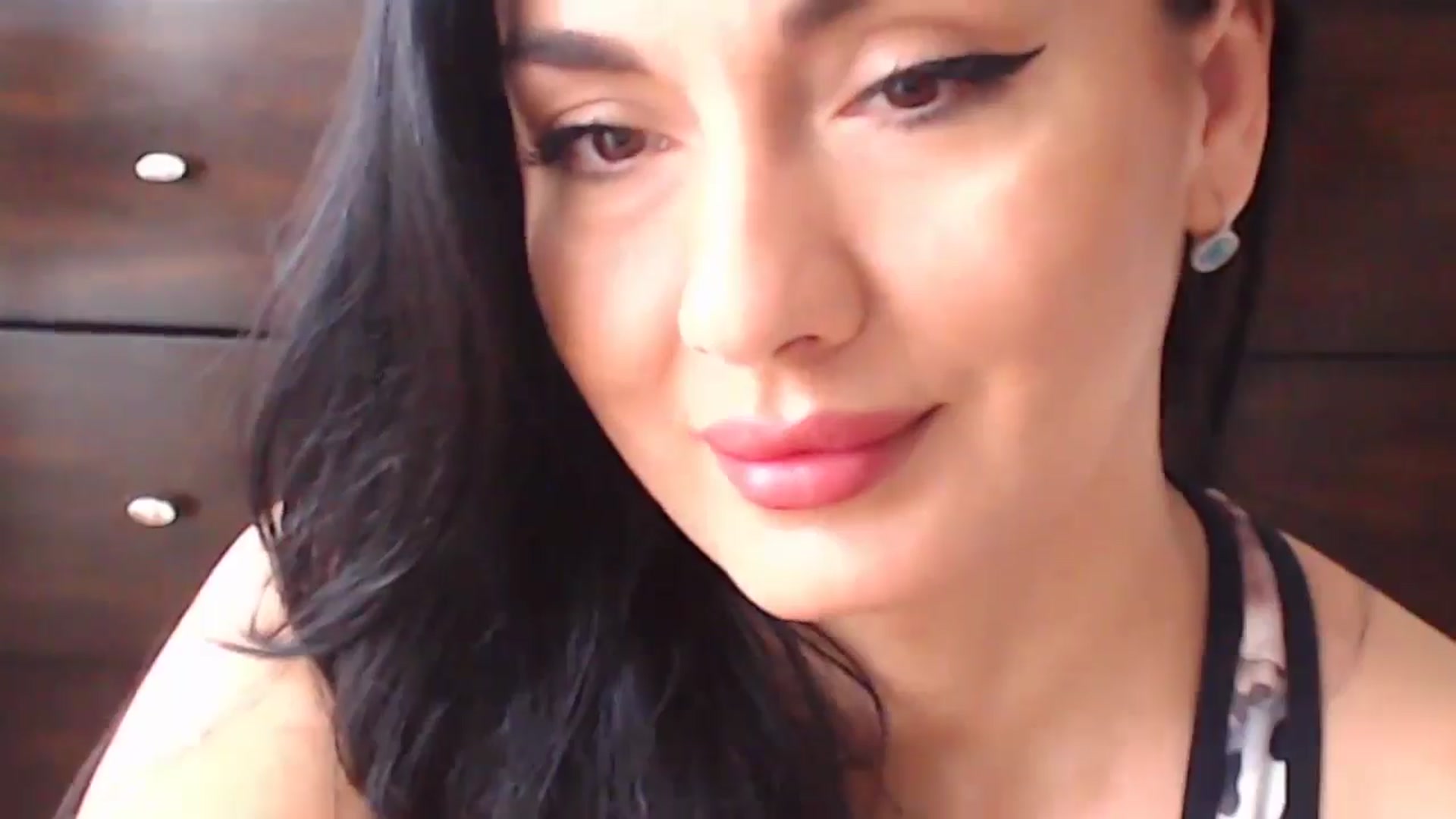 Gallery image thumbnail from CaffeeLatte's myfreecams stream on, 05/17/2024, 06:57 image 3 of 20