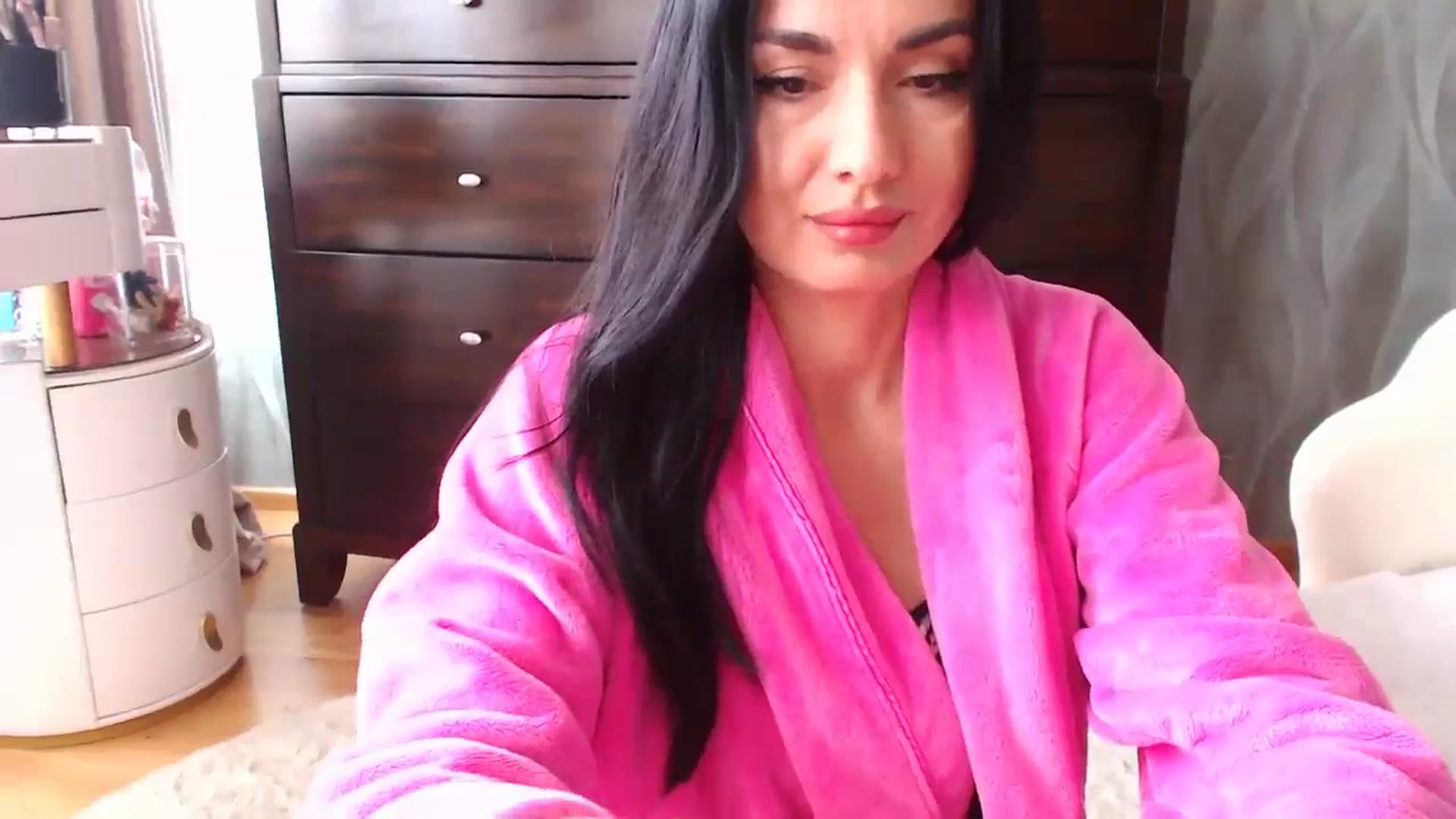 Gallery image thumbnail from CaffeeLatte's myfreecams stream on, 05/17/2024, 06:57 image 13 of 20