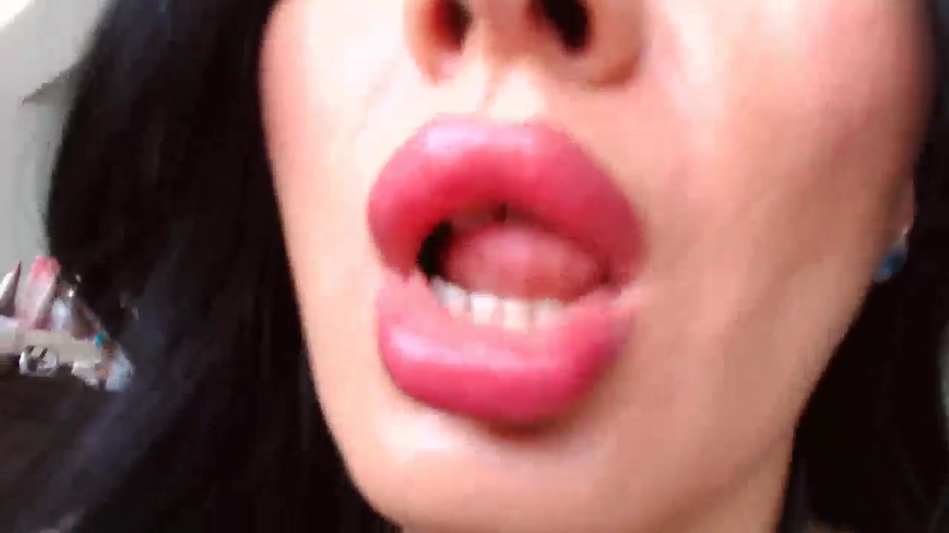 Gallery image thumbnail from CaffeeLatte's myfreecams stream on, 05/30/2024, 06:18 image 9 of 20
