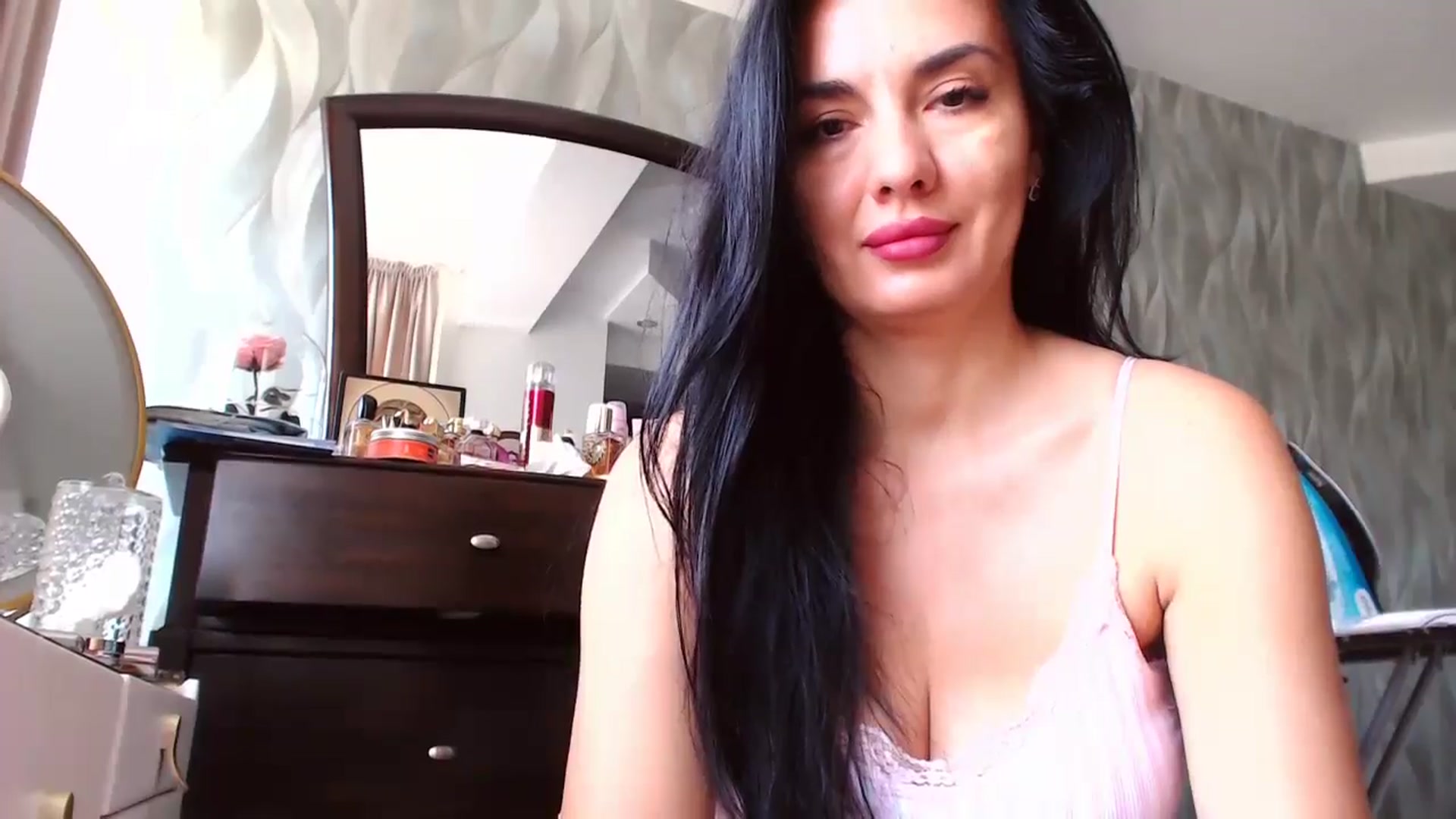 Gallery image thumbnail from CaffeeLatte's myfreecams stream on, 06/24/2024, 06:37 image 12 of 20
