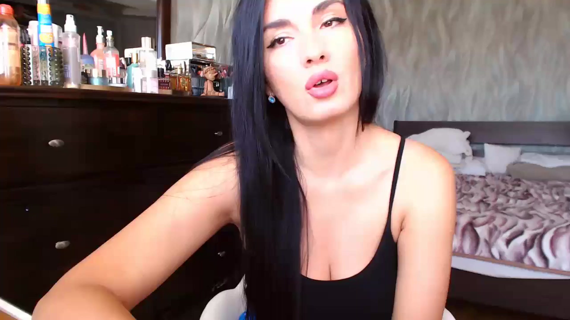Gallery image thumbnail from CaffeeLatte's myfreecams stream on, 07/10/2024, 06:30 image 17 of 20