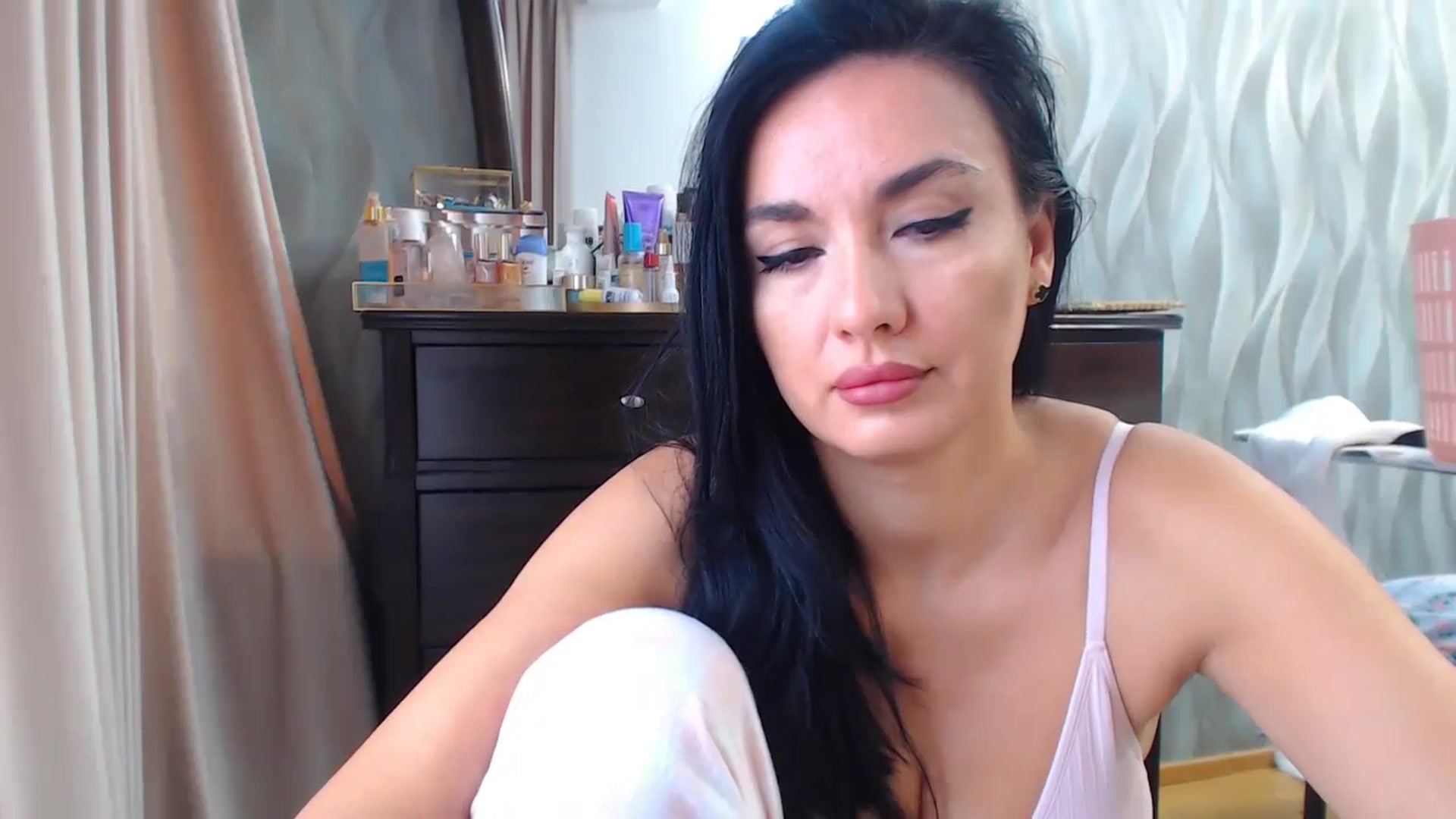 Gallery image thumbnail from CaffeeLatte's myfreecams stream on, 09/30/2024, 06:15 image 16 of 20
