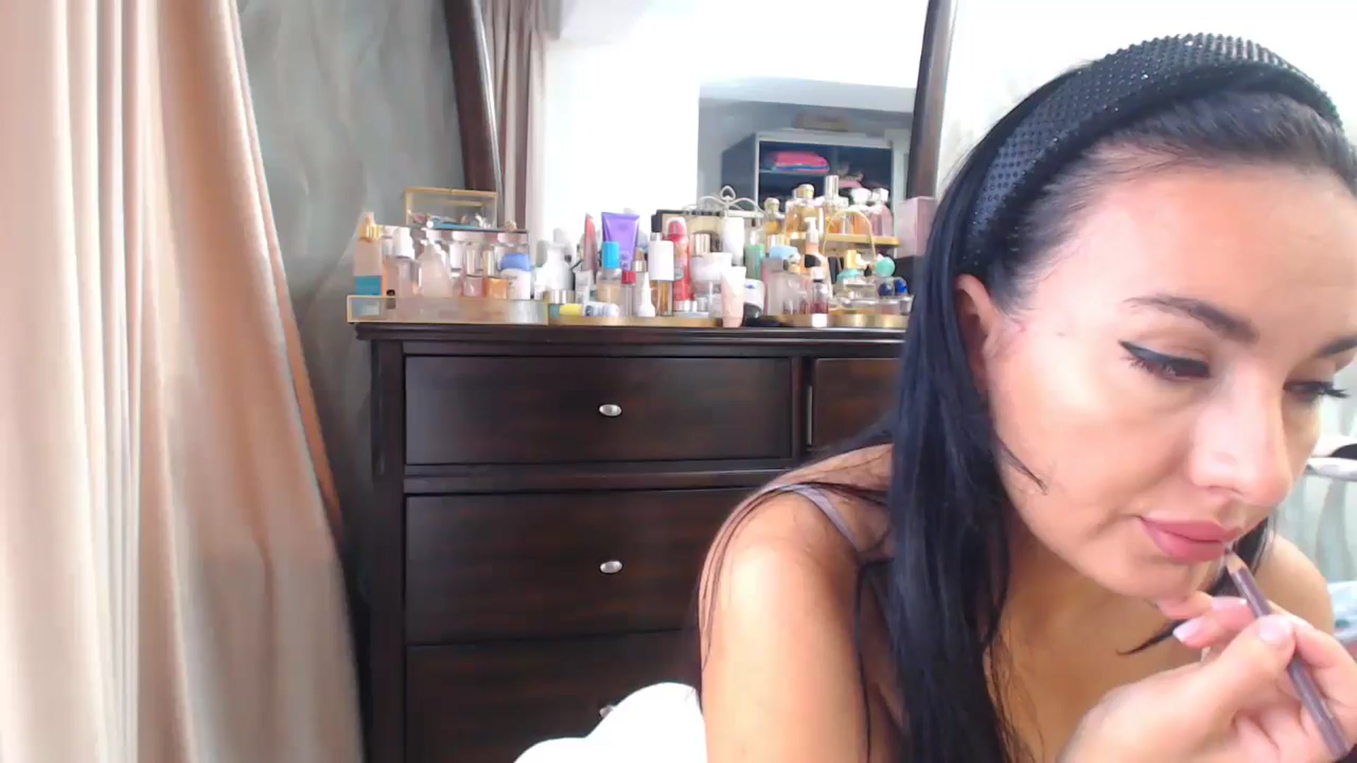 Gallery image thumbnail from CaffeeLatte's myfreecams stream on, 09/30/2024, 06:15 image 7 of 20