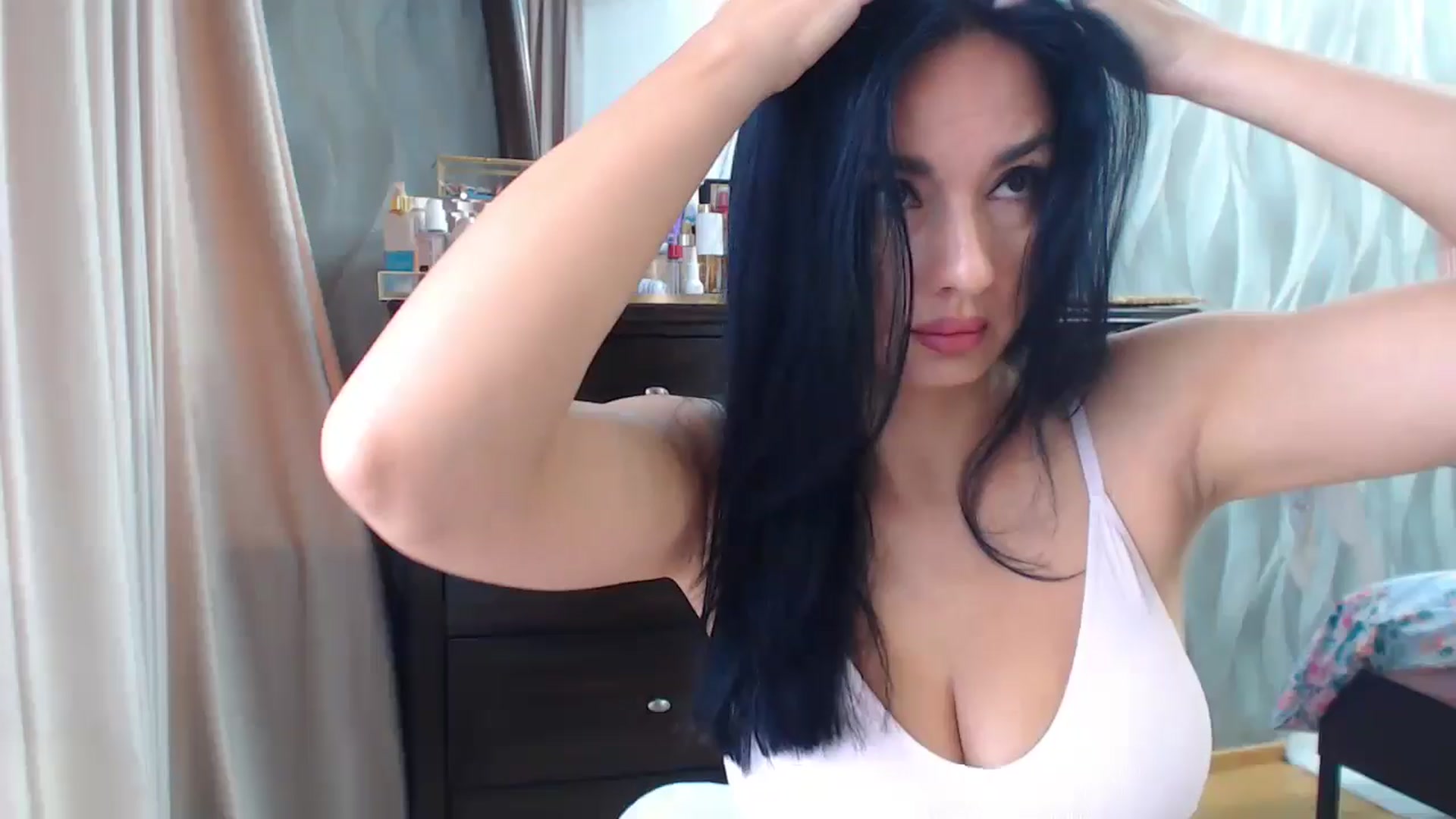 Gallery image thumbnail from CaffeeLatte's myfreecams stream on, 09/30/2024, 06:15 image 11 of 20