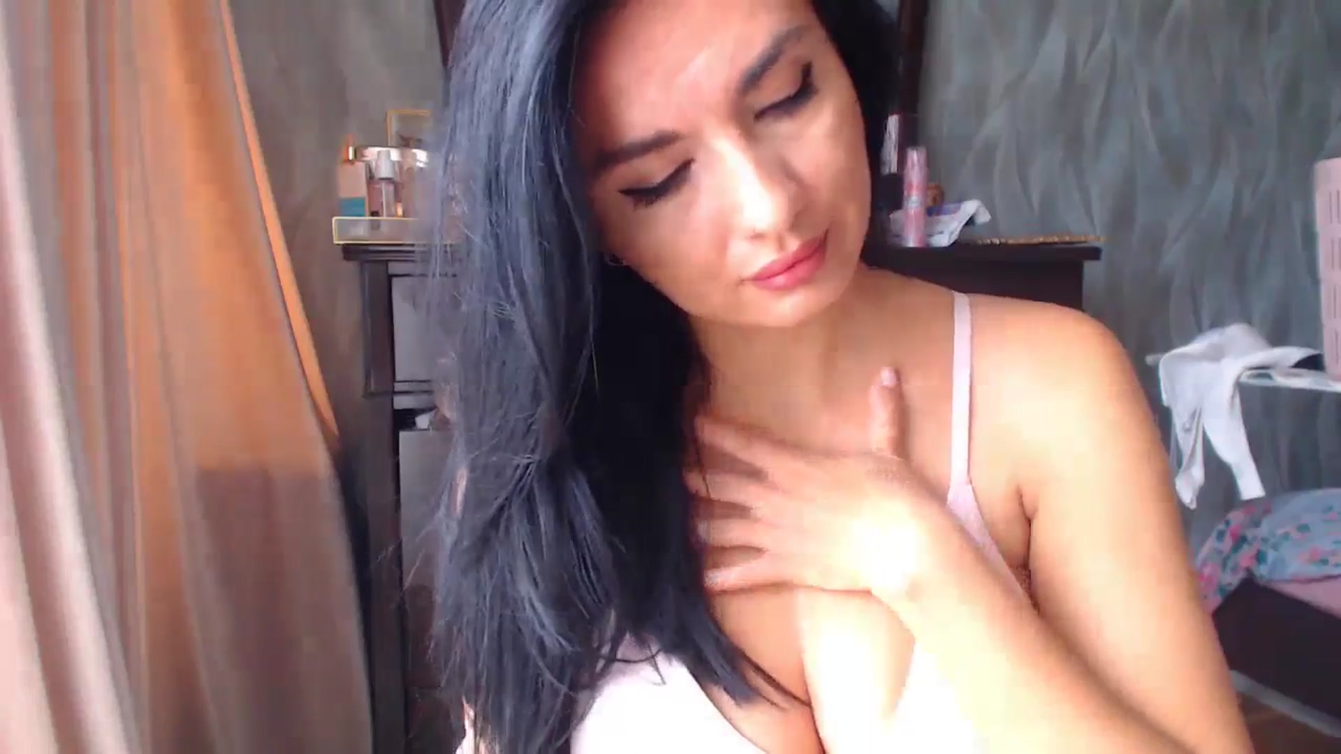 Gallery image thumbnail from CaffeeLatte's myfreecams stream on, 09/30/2024, 07:02 image 9 of 20