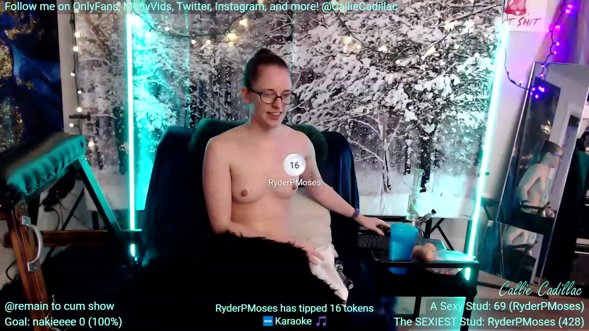 Gallery image thumbnail from CaliCadillac's myfreecams stream on, 12/18/2022, 14:55 image 6 of 20