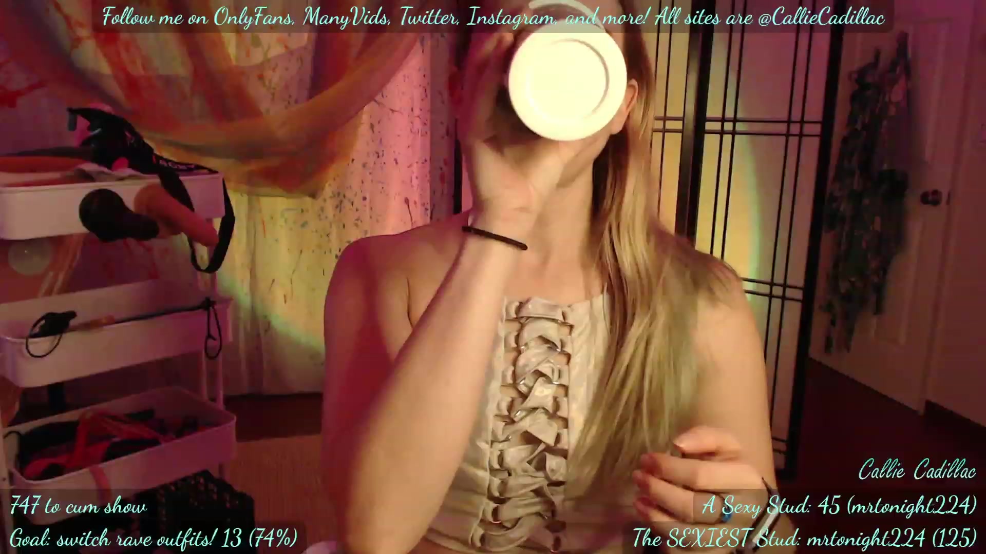 Gallery image thumbnail from CaliCadillac's myfreecams stream on, 07/20/2023, 12:47 image 15 of 20