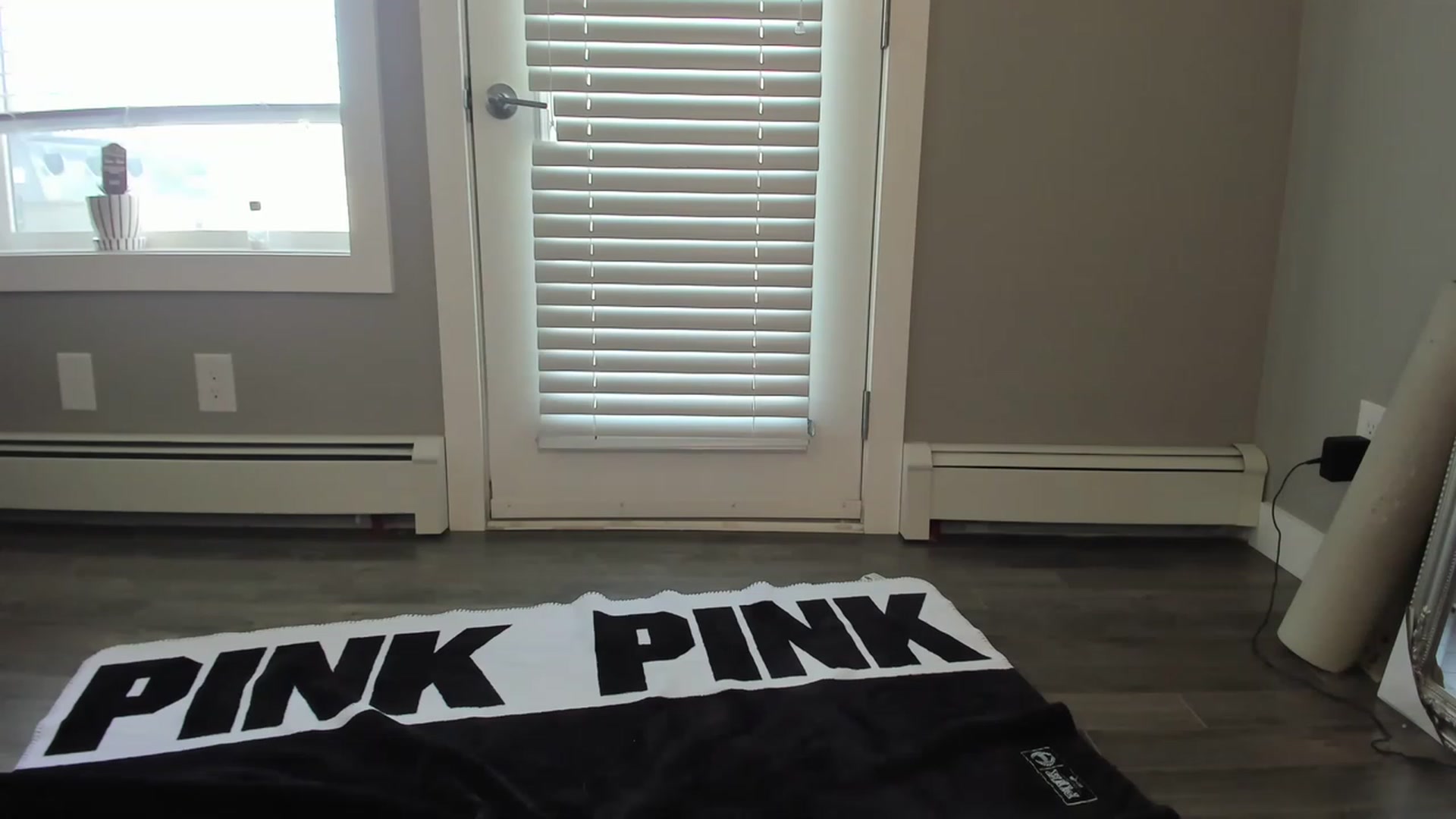 Gallery image thumbnail from CaliFleur's myfreecams stream on, 05/02/2023, 17:22 image 9 of 20