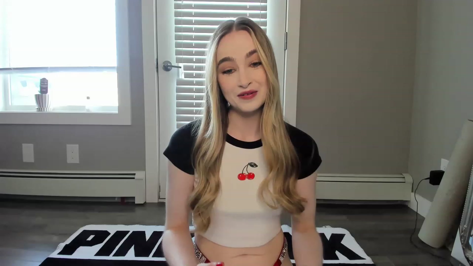 Gallery image thumbnail from CaliFleur's myfreecams stream on, 05/02/2023, 17:22 image 17 of 20