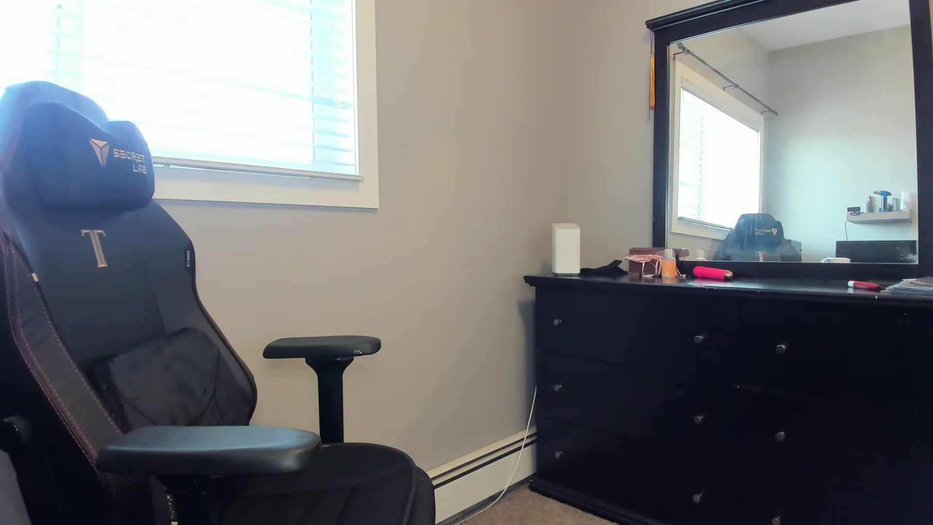 Gallery image thumbnail from CaliFleur's myfreecams stream on, 06/01/2023, 15:52 image 13 of 20