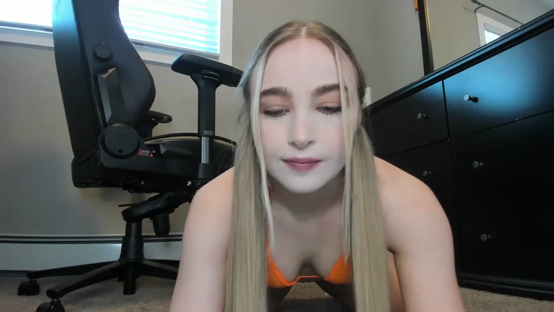 Gallery image thumbnail from CaliFleur's myfreecams stream on, 06/01/2023, 15:52 image 6 of 20