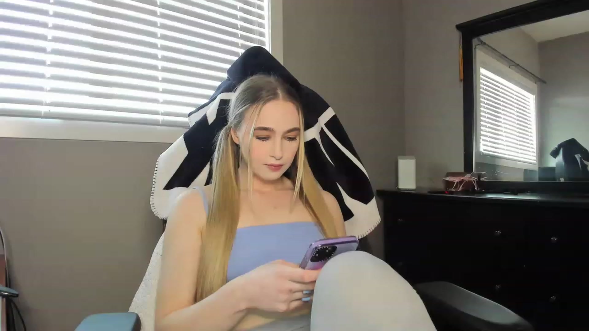 Gallery image thumbnail from CaliFleur's myfreecams stream on, 06/08/2023, 16:07 image 15 of 20
