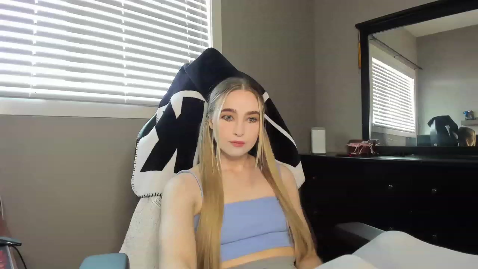 Gallery image thumbnail from CaliFleur's myfreecams stream on, 06/08/2023, 16:07 image 17 of 20