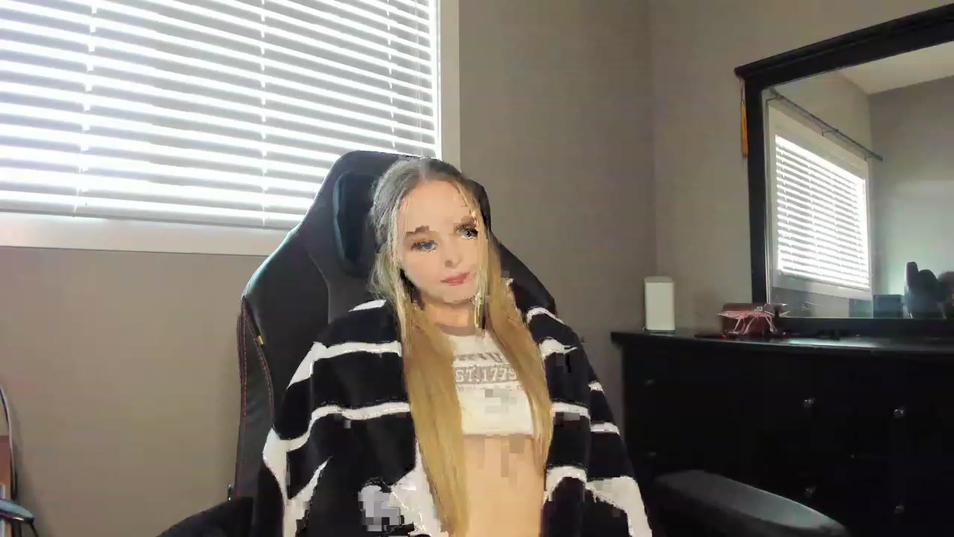 Gallery image thumbnail from CaliFleur's myfreecams stream on, 06/08/2023, 16:07 image 5 of 20