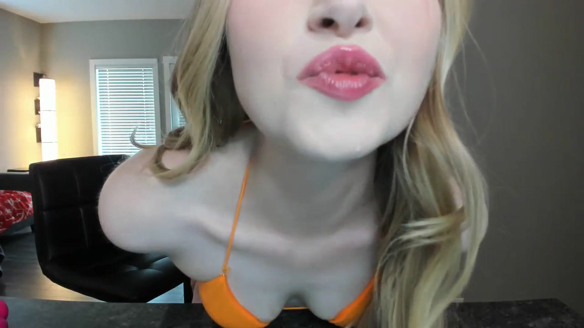 Gallery image thumbnail from CaliFleur's myfreecams stream on, 07/11/2023, 18:41 image 9 of 20